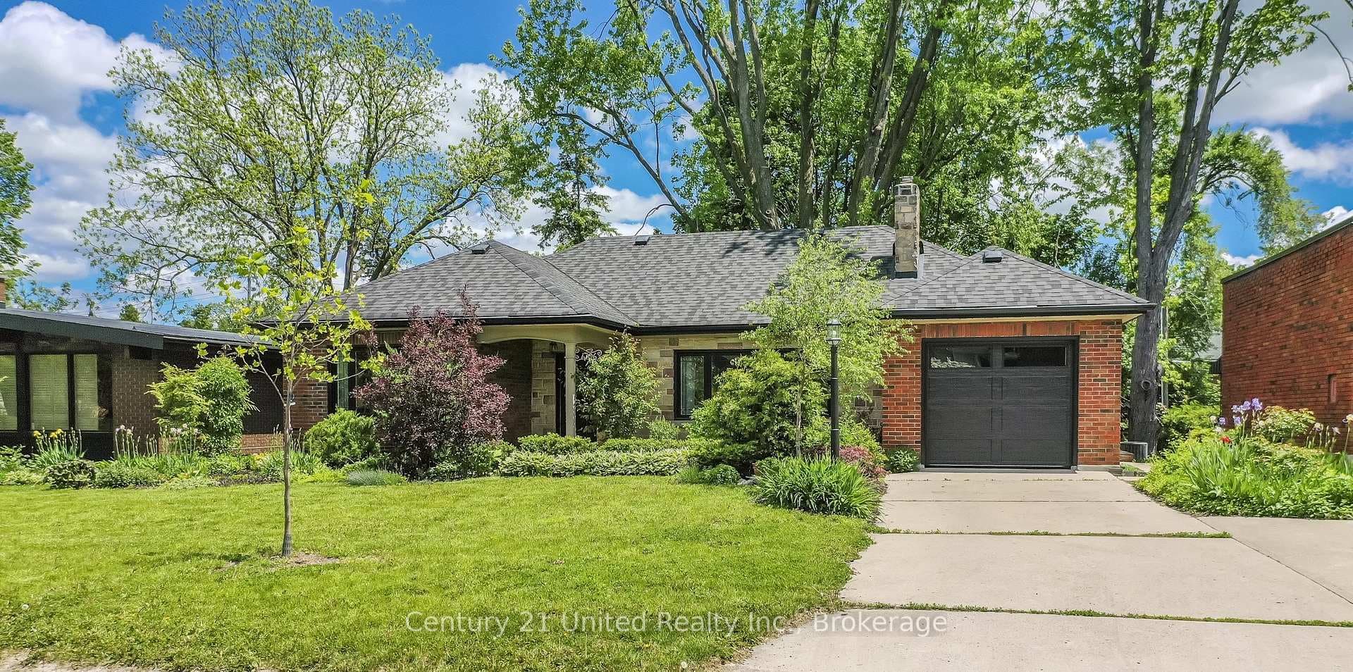 1306 Hazeldean Avenue, Peterborough, ON K9J 5Z4 - Photo 1