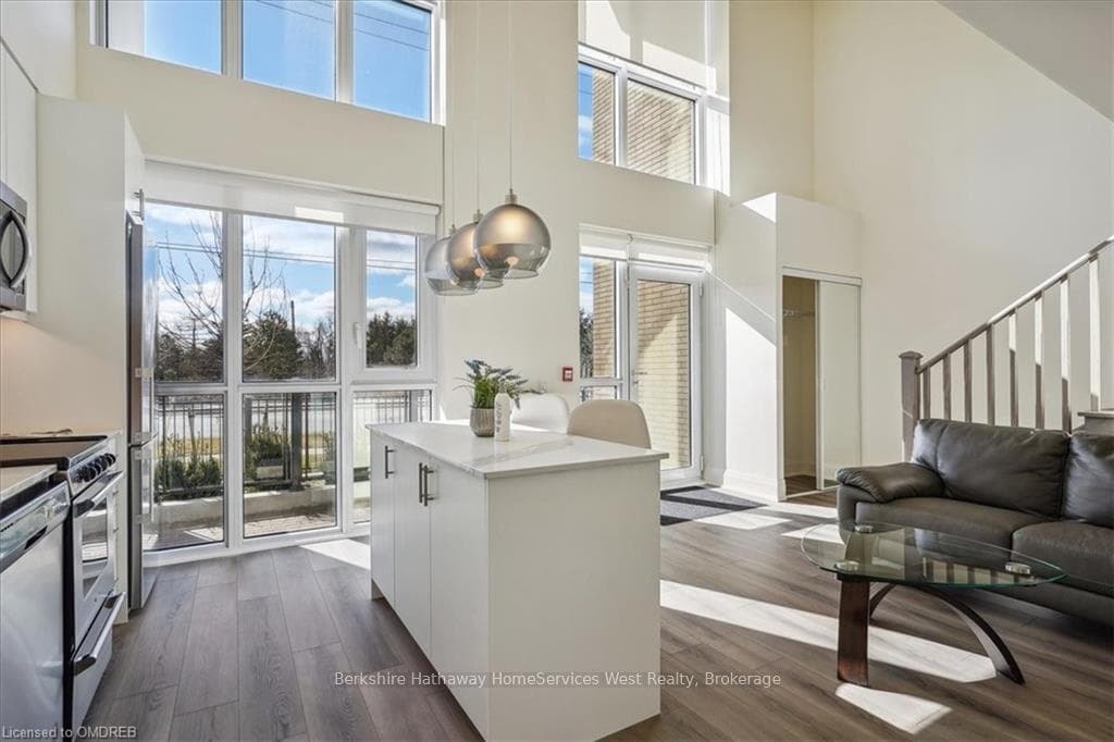 509 DUNDAS Street Unit 103, Oakville, ON L6M 1L9 - Photo 1