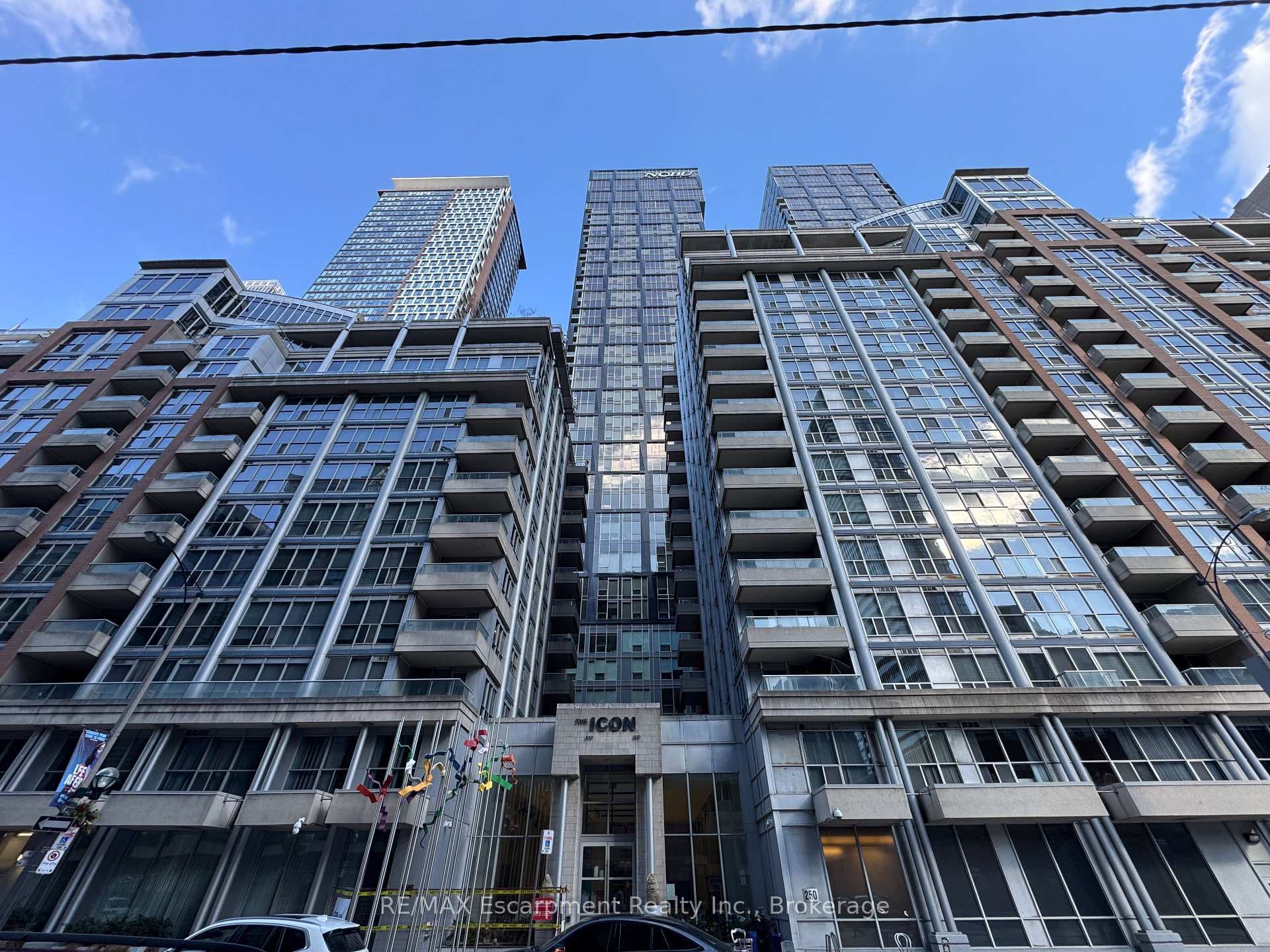 270 Wellington Street Unit 405, Downtown Toronto / Waterfront, ON M5V 3P5 - Photo 1