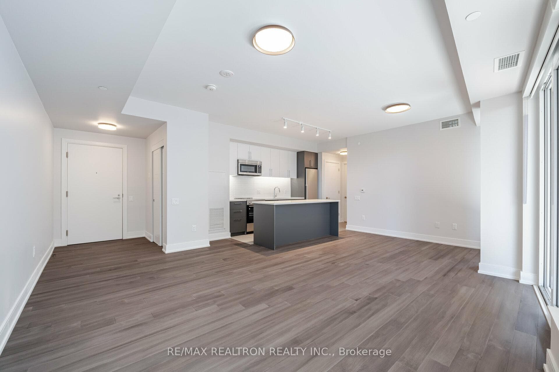 2525 Bathurst Street Unit 703, Lawrence Park / Bedford Park, ON M6B 2Y9 - Photo 1