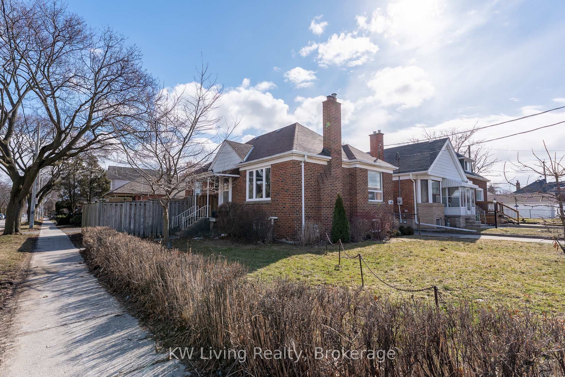 5 Plains Road, Danforth / East York, ON M4J 2P7 - Photo 1