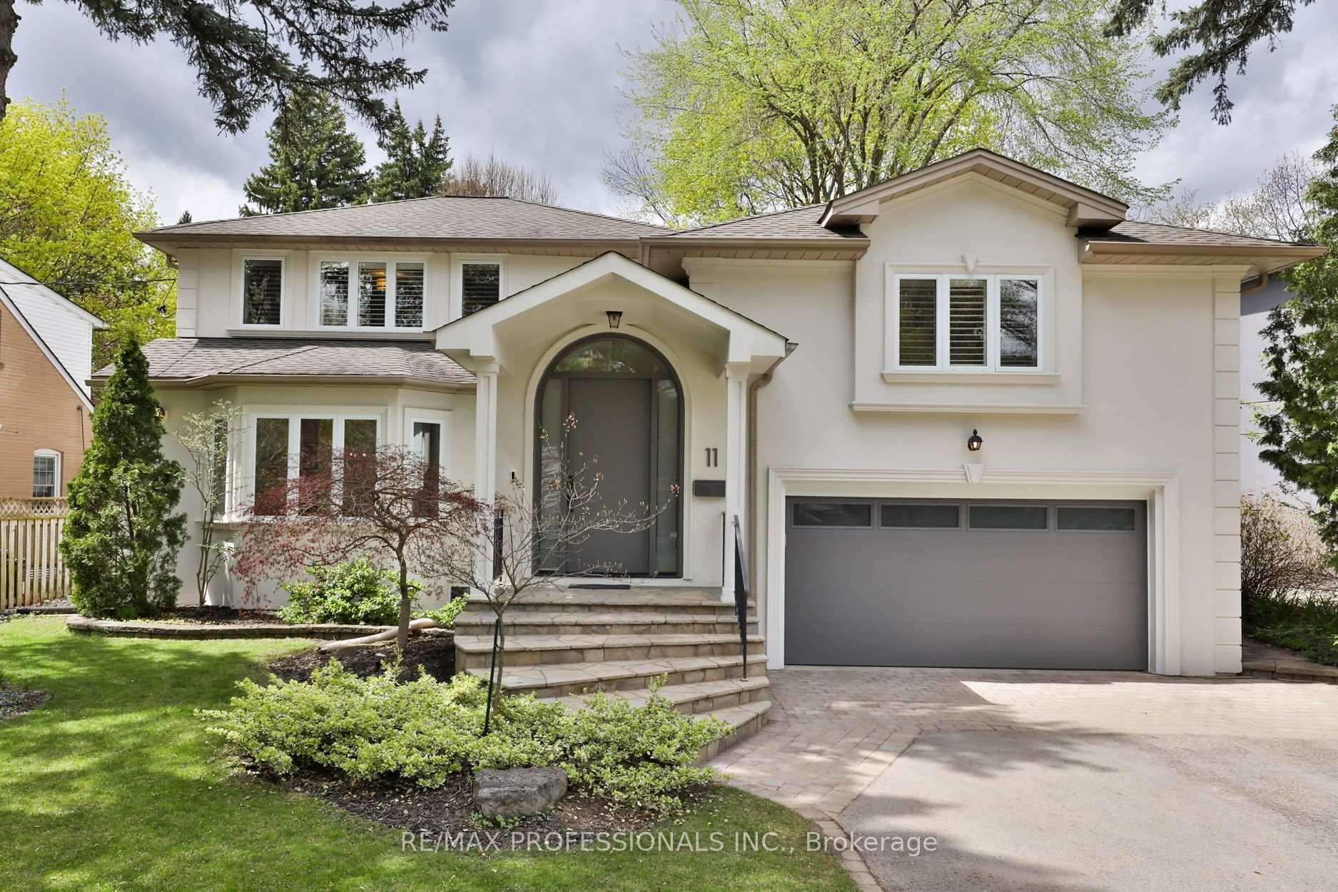 11 Cranleigh Court, Etobicoke (Islington / Rexdale), ON M9A 3Y2 - Photo 1