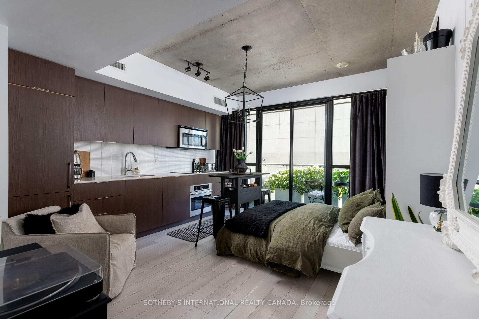 5 Hanna Avenue Unit 223, Downtown Toronto / Waterfront, ON M6K 0B3 - Photo 1