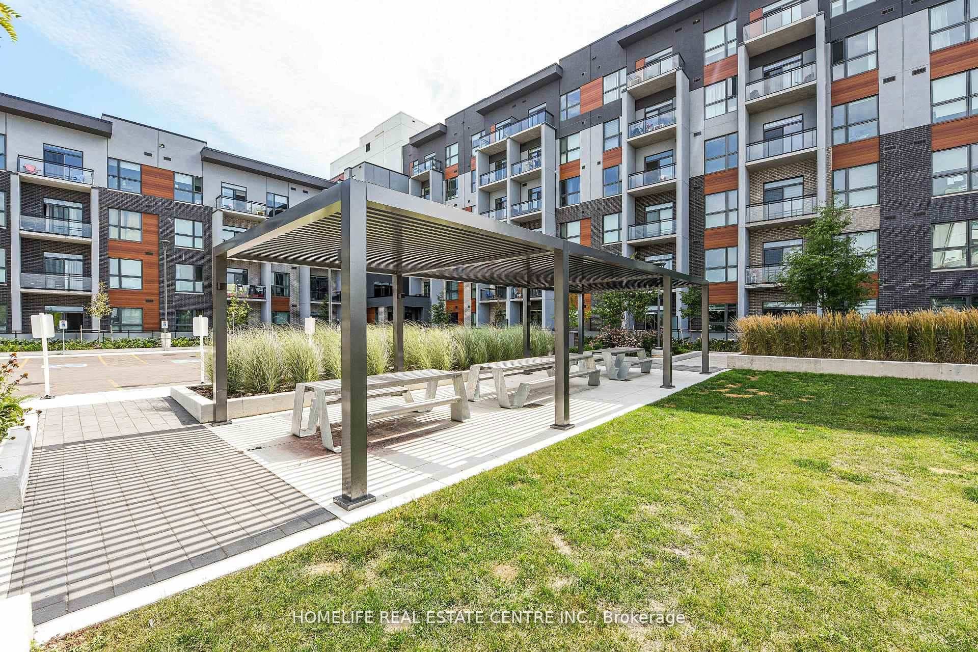 95 Dundas Street Unit 104, Oakville, ON L9L 9L9 - Photo 1