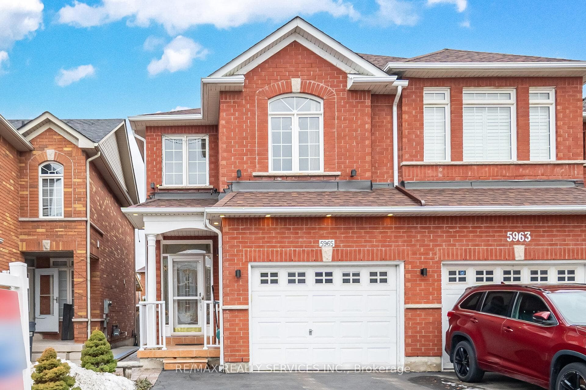 5965 Stonebriar Crescent, Mississauga, ON L5V 2T9 - Photo 1