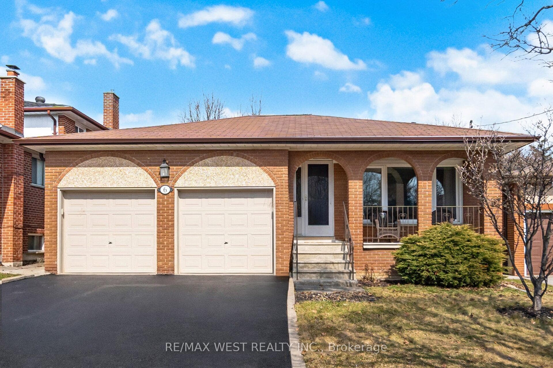 6 Disan Court, Etobicoke (West Mall / Rexdale), ON M9V 4A7 - Photo 1