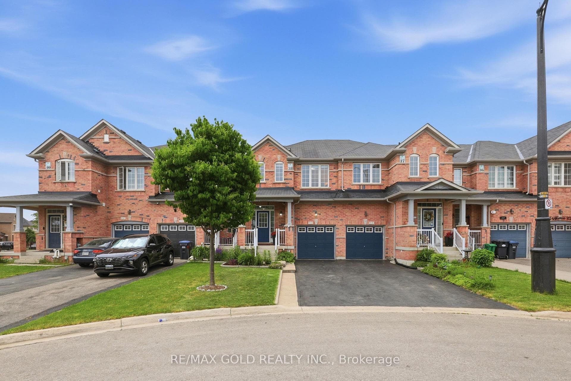 43 Hatton Court, Brampton, ON L6Y 5T5 - Photo 1