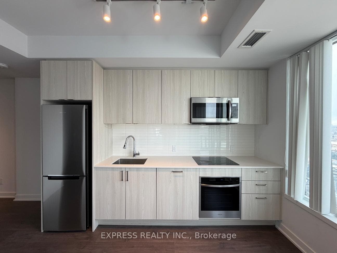 1926 Lake Shore Boulevard Unit 2602, High Park / Junction / Roncesvalles, ON M6S 0B1 - Photo 1