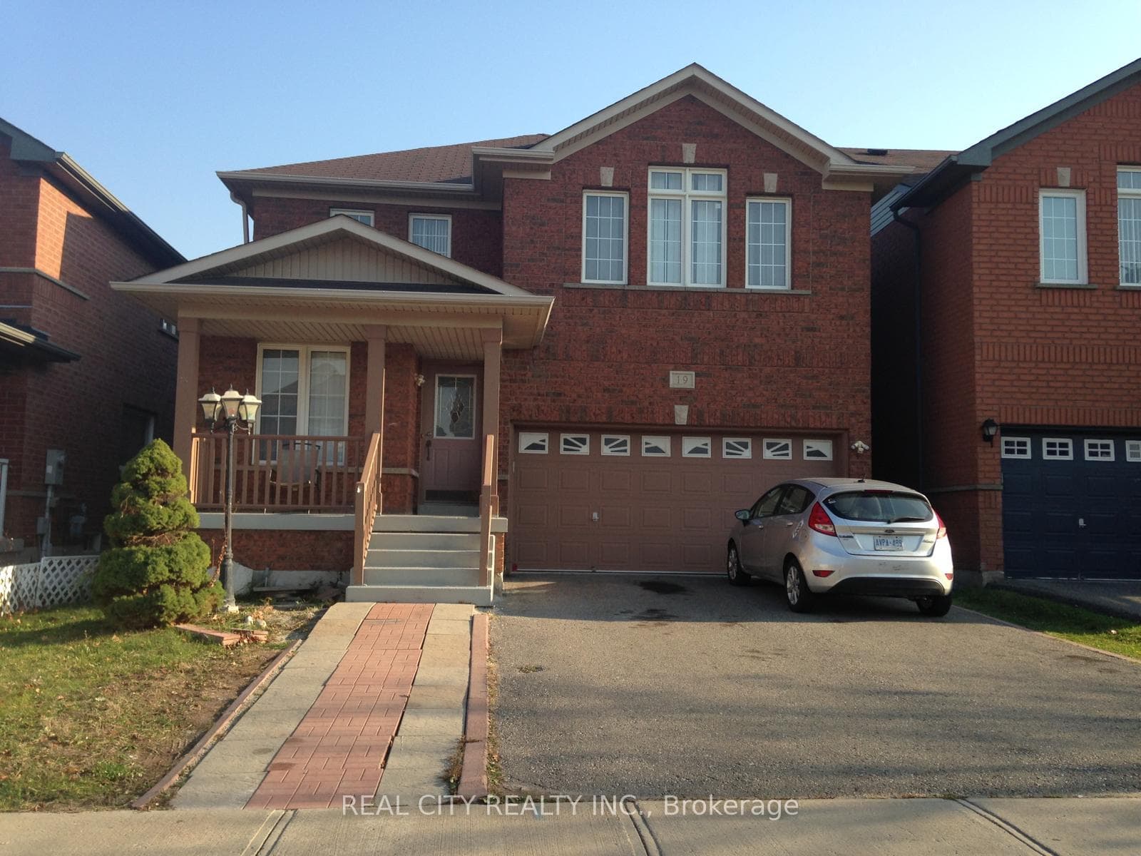 19 Fairhill Avenue, Brampton, ON L7A 2A9 - Photo 1