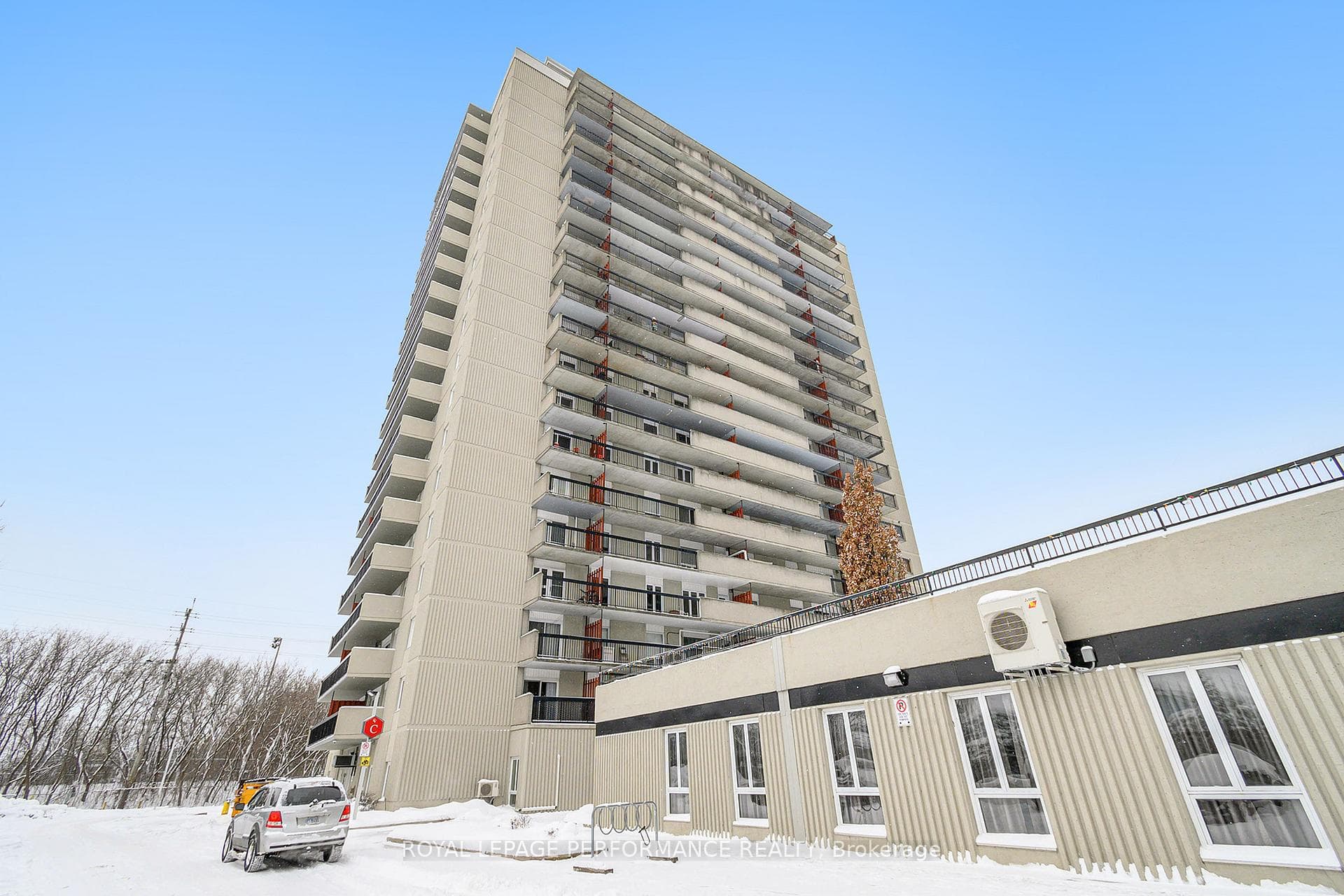 158 C McArthur Avenue Unit 502, Vanier and Kingsview Park