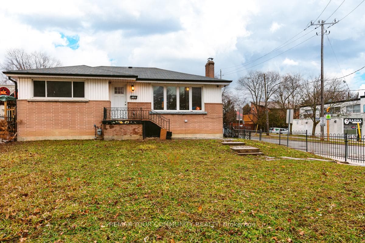 240 Markham Road Unit Main Floor, Scarborough Town Centre, ON M1J 3C2 - Photo 1