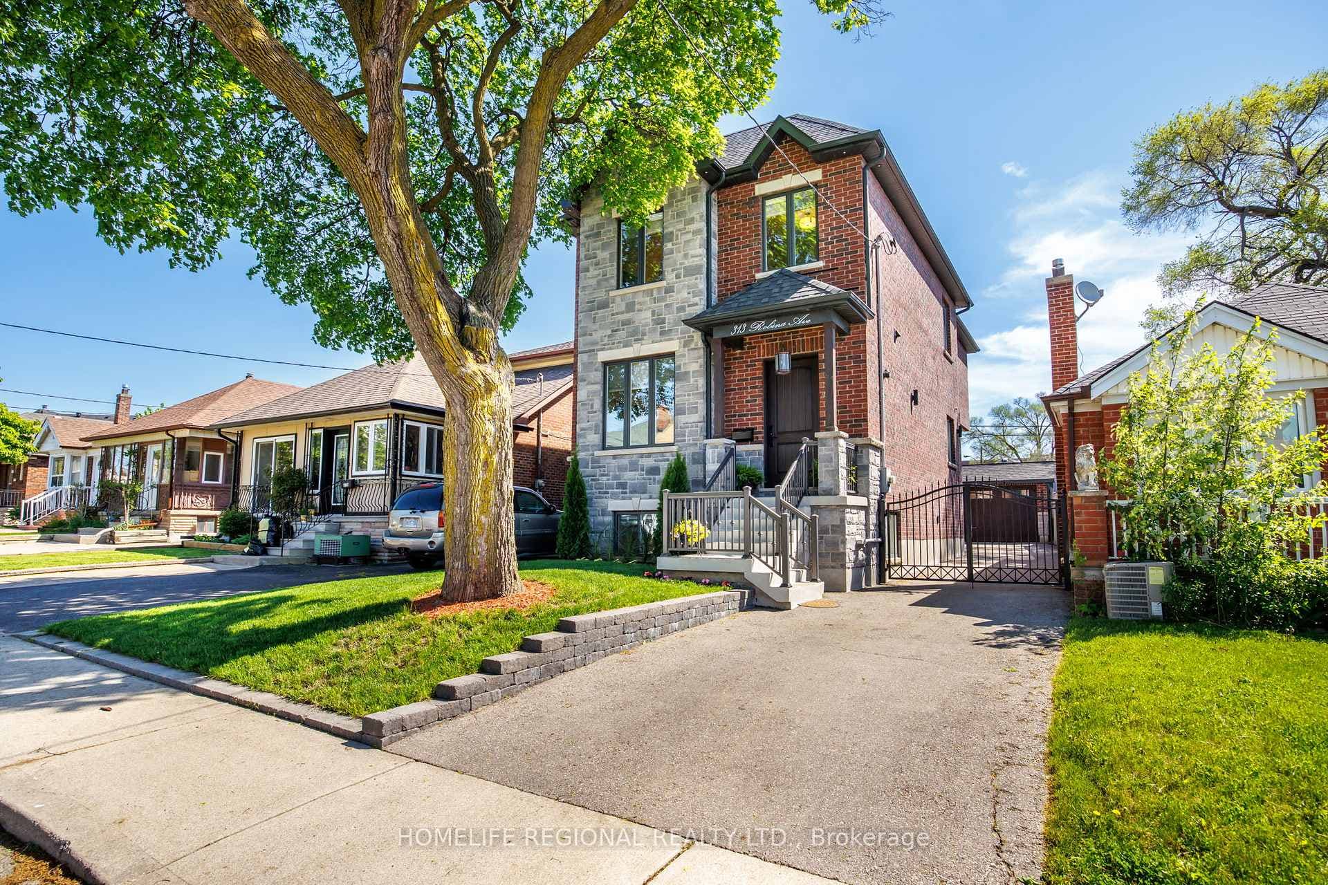 313 Robina Avenue, Forest Hill / Deer Park, ON M6C 3Z2 - Photo 1