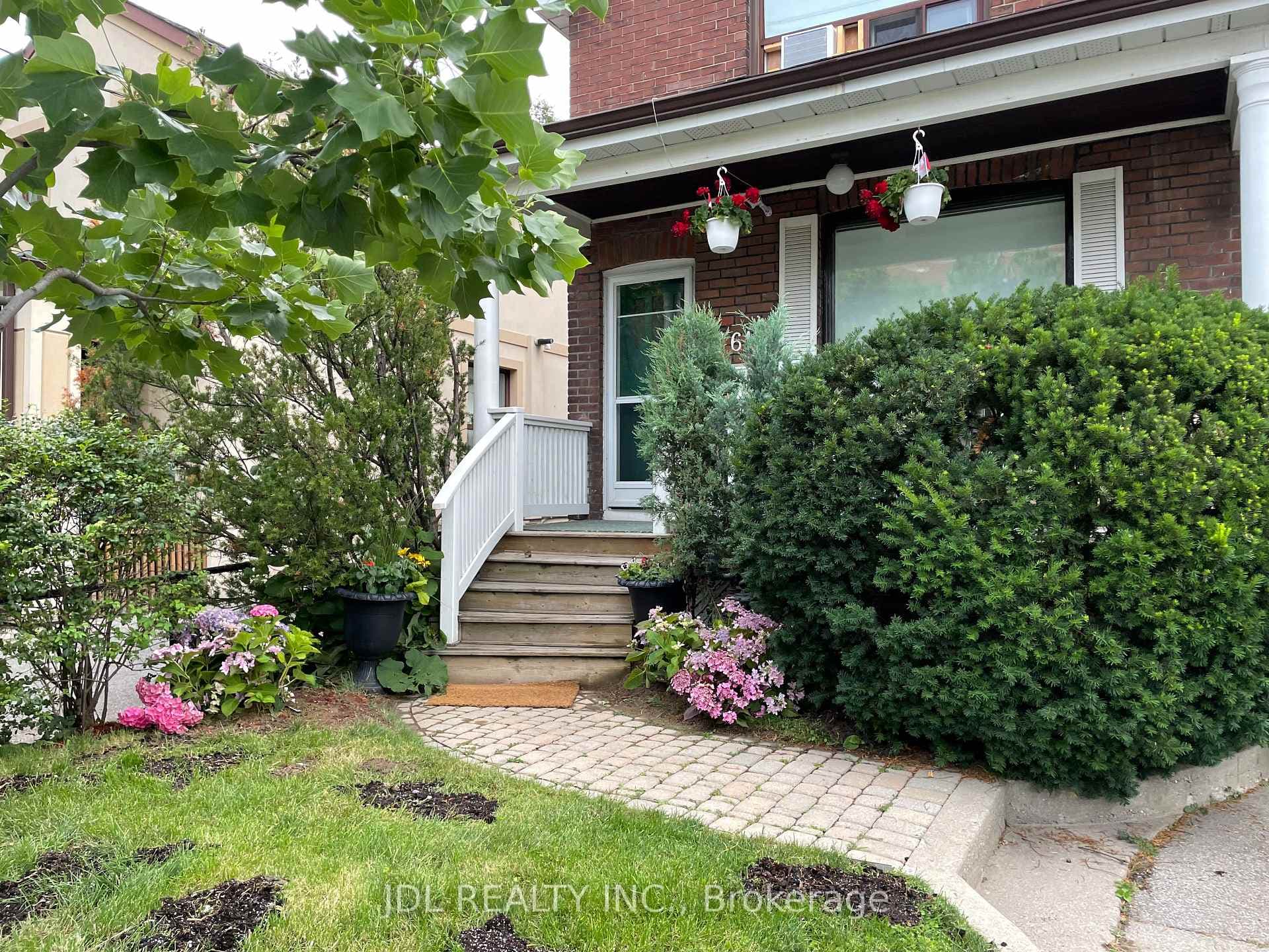 61 Guestville Avenue, York / Weston, ON M6N 4N4 - Photo 1