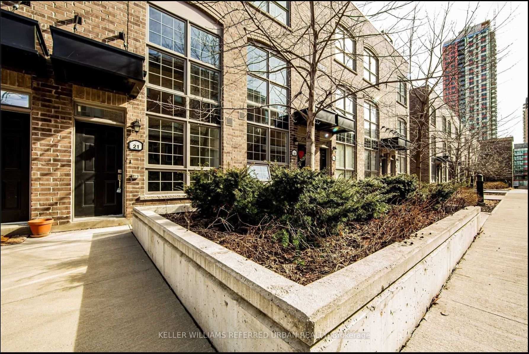 17 Powerhouse Street Unit 21, Bloor West Village / Swansea, ON M6H 4K4 - Photo 1