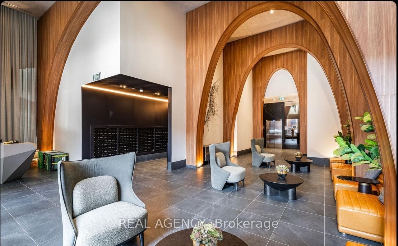 270 Dufferin Street Unit 821, High Park / Junction / Roncesvalles, ON M6K 0H8 - Photo 1