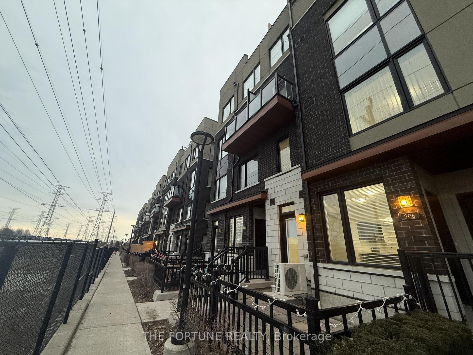 1555 Kingston Road Unit 206, Pickering, ON L1V 0E9 - Photo 1