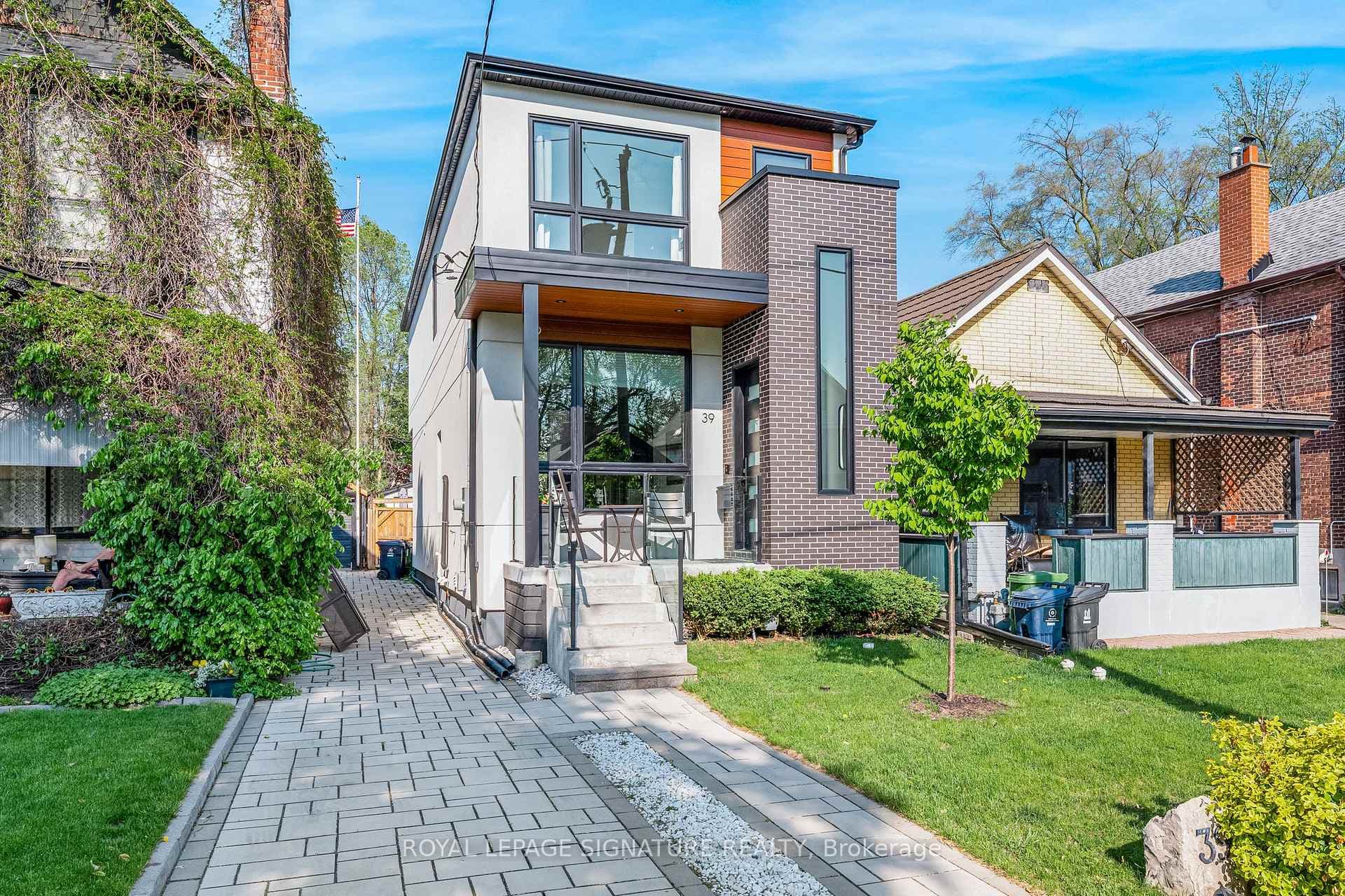 39 Coleridge Avenue, Danforth / East York, ON M4C 4H4 - Photo 1