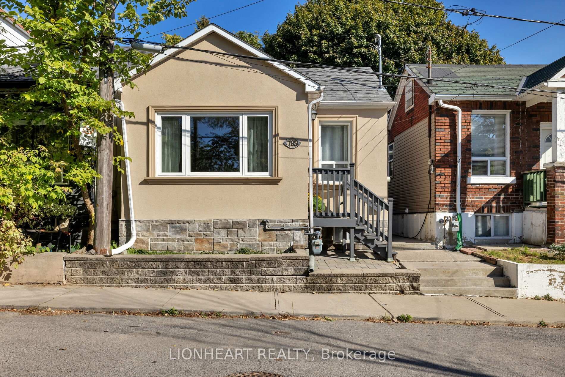 795 Craven Road, Riverdale / Leslieville, ON M4L 2Z7 - Photo 1