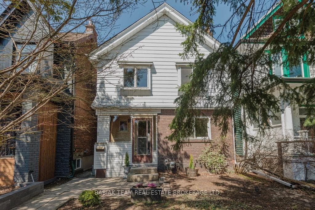 32 Radford Avenue, High Park / Junction / Roncesvalles, ON M6R 1Z6 - Photo 1