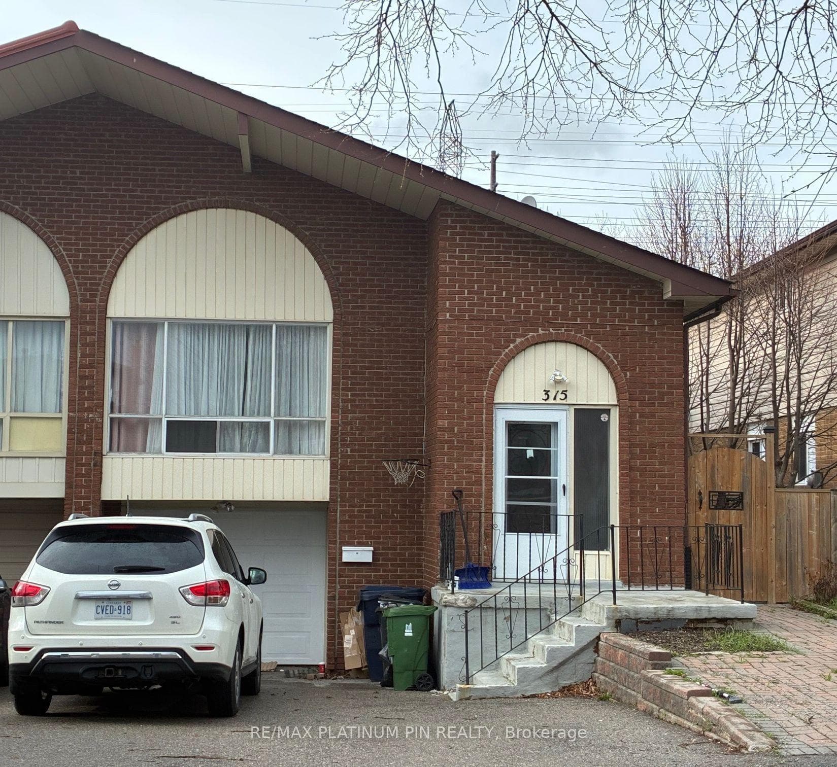 315 Apache Trail Unit Lower Level, Toronto C15