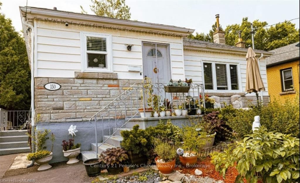 150 STROUD Road, Hamilton, ON L8S 2A2 - Photo 1