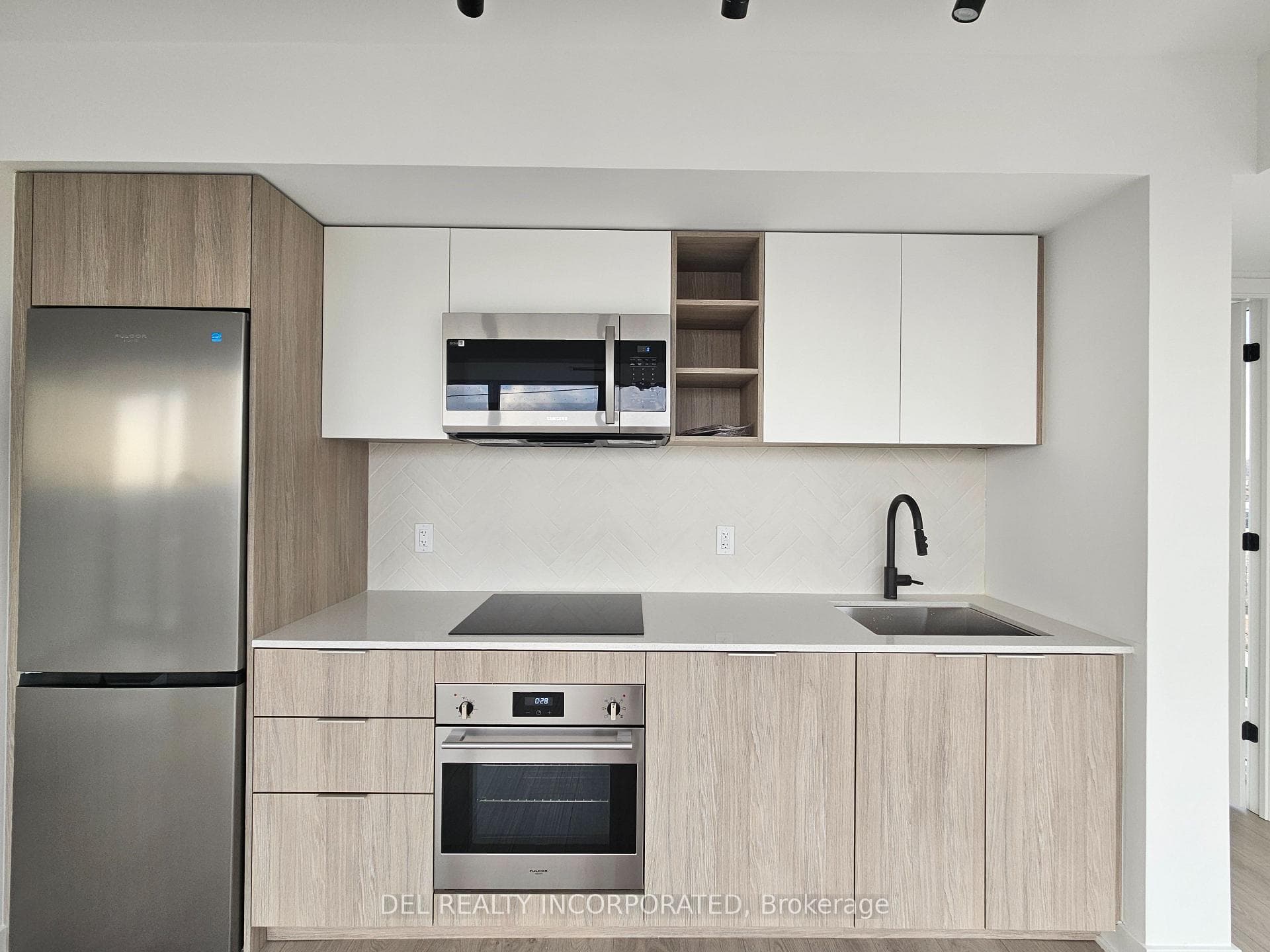 36 Zorra Street Unit 315, Etobicoke (Islington / Rexdale), ON M8Z 0G5 - Photo 1