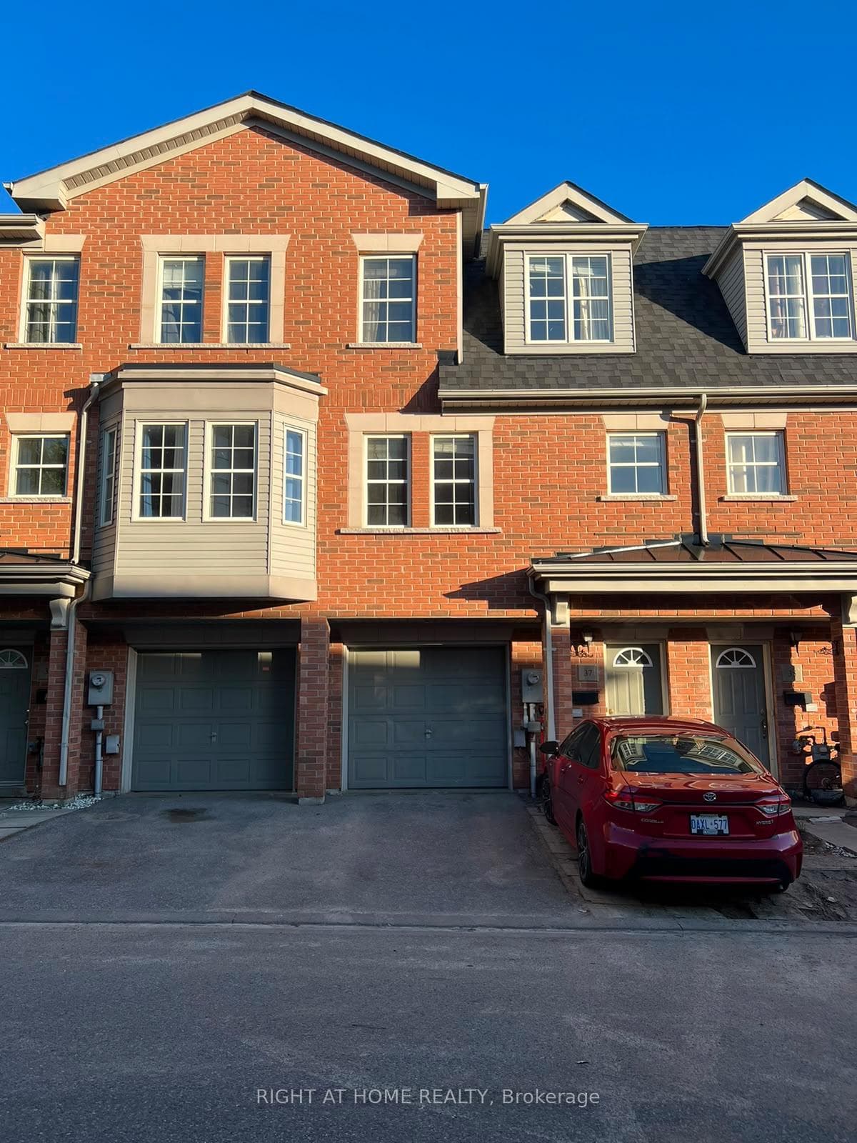 37 Archibald Mews, Scarborough (West Hill / Highland Creek)