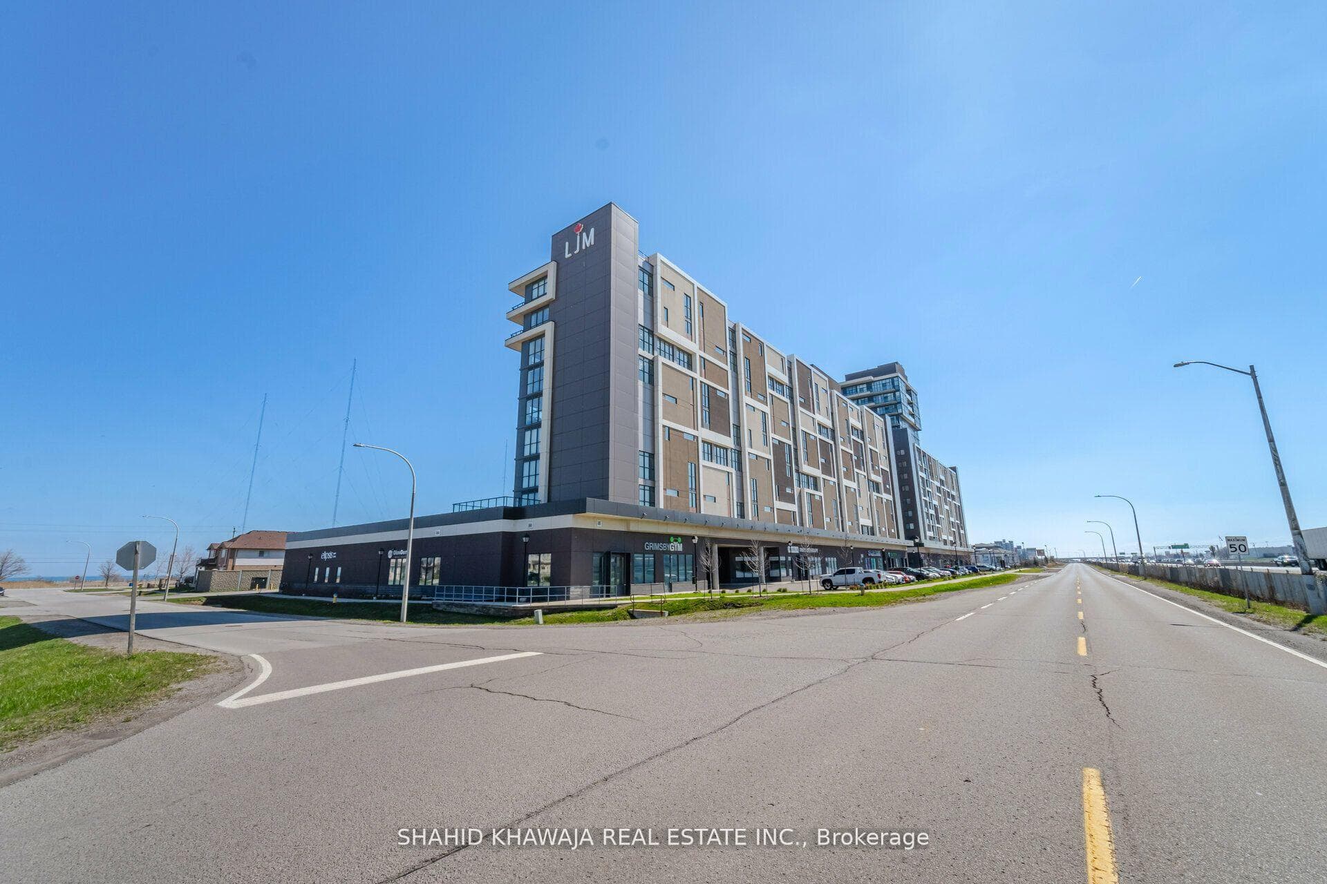 560 North Service Road Unit 701, Grimsby
