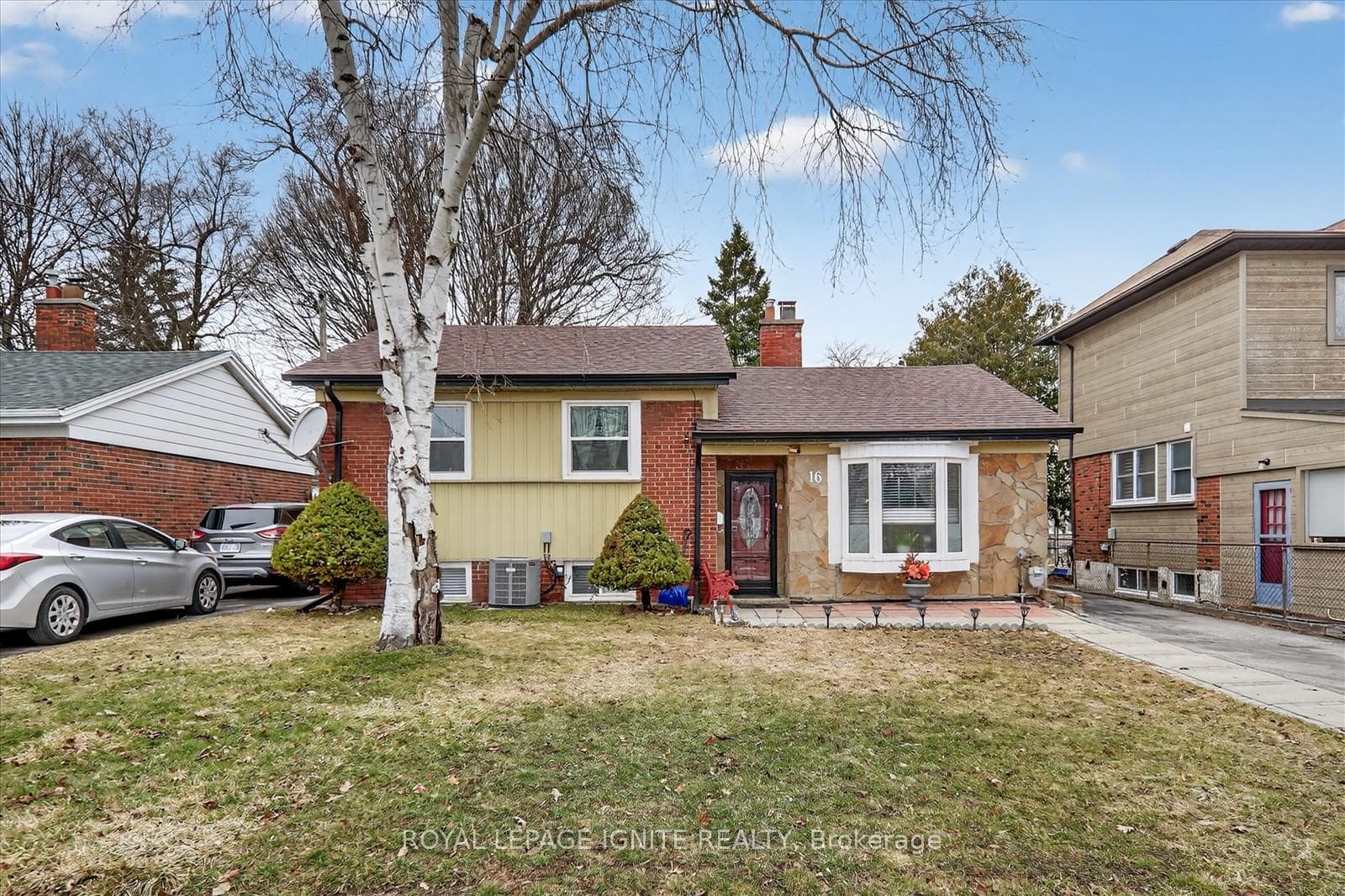 16 Vankirk Road, Dorset Park / Kennedy Park, ON M1P 1M7 - Photo 1