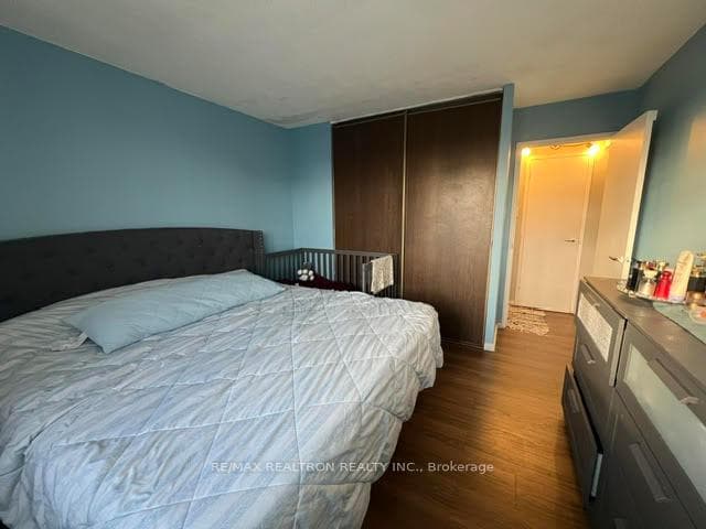 100 Leeward Glenway Unit 1908, Flemingdon Park / Don Mills, ON M3C 2Z1 - Photo 1