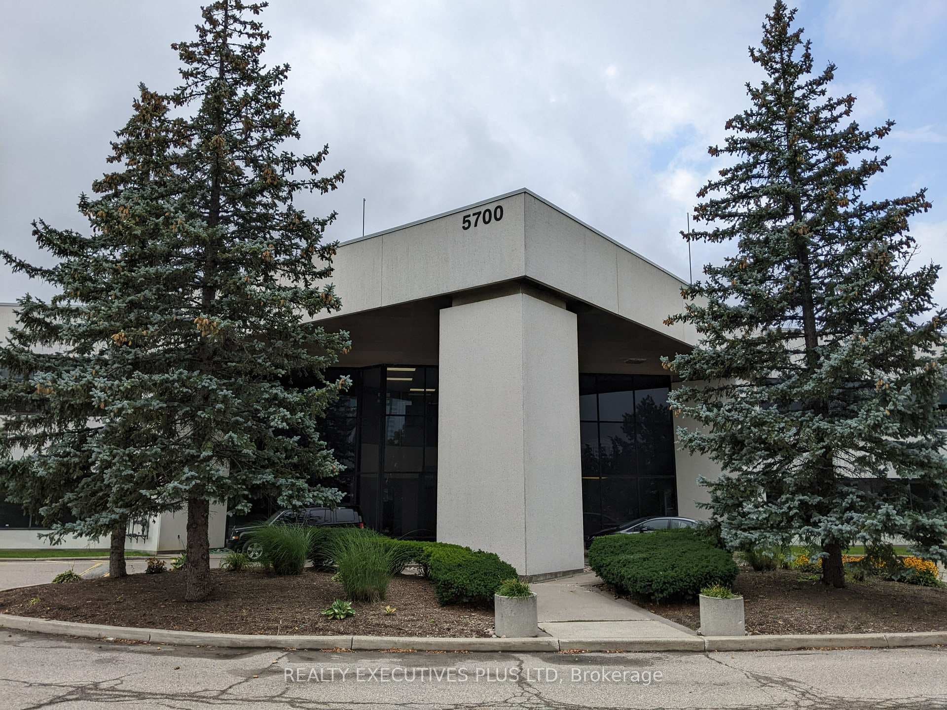 5700 Cancross Court Unit 103, Mississauga, ON L5R 3E9 - Photo 1