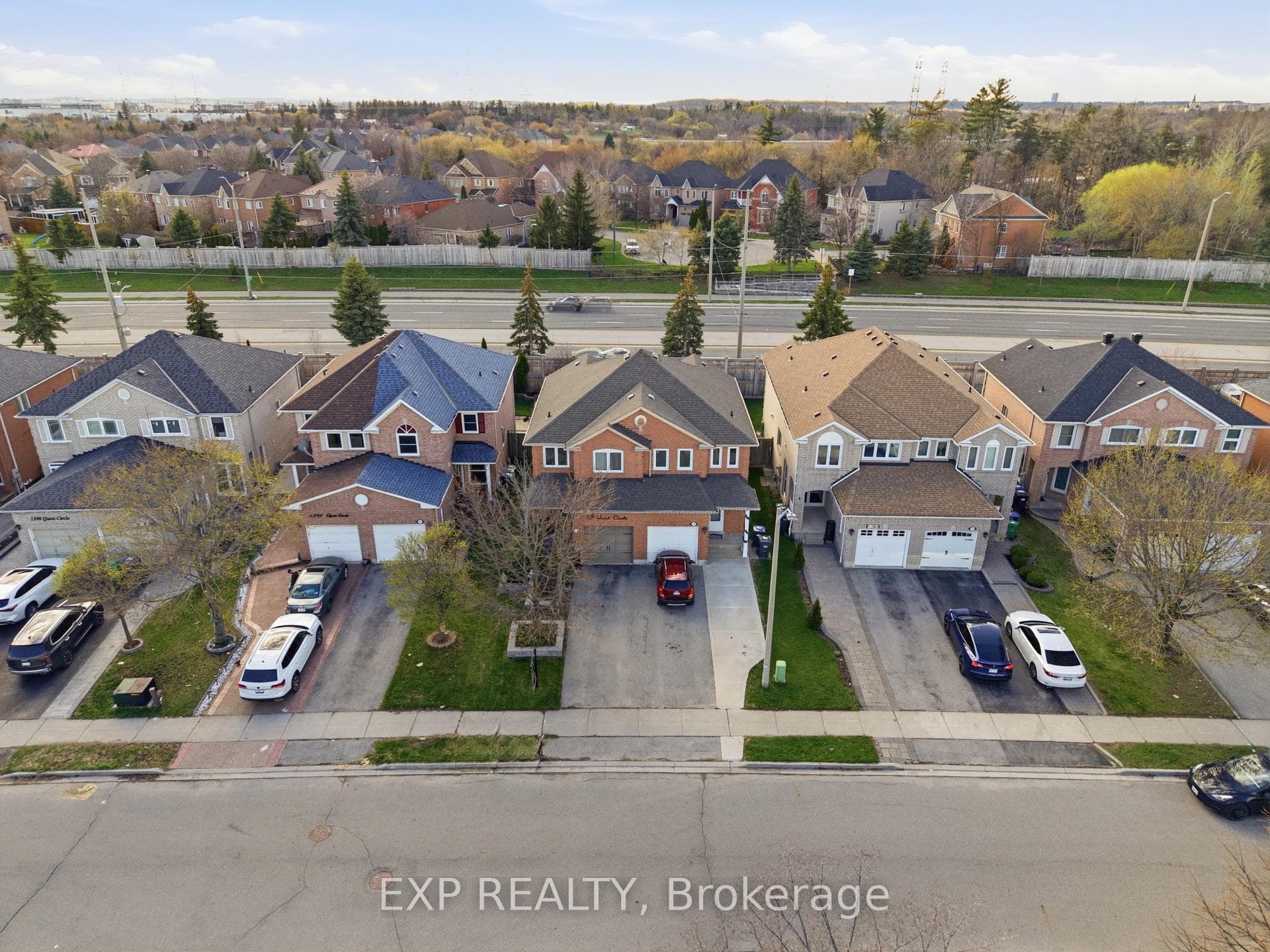1386 Quest Circle, Mississauga, ON L5N 8B5 - Photo 1