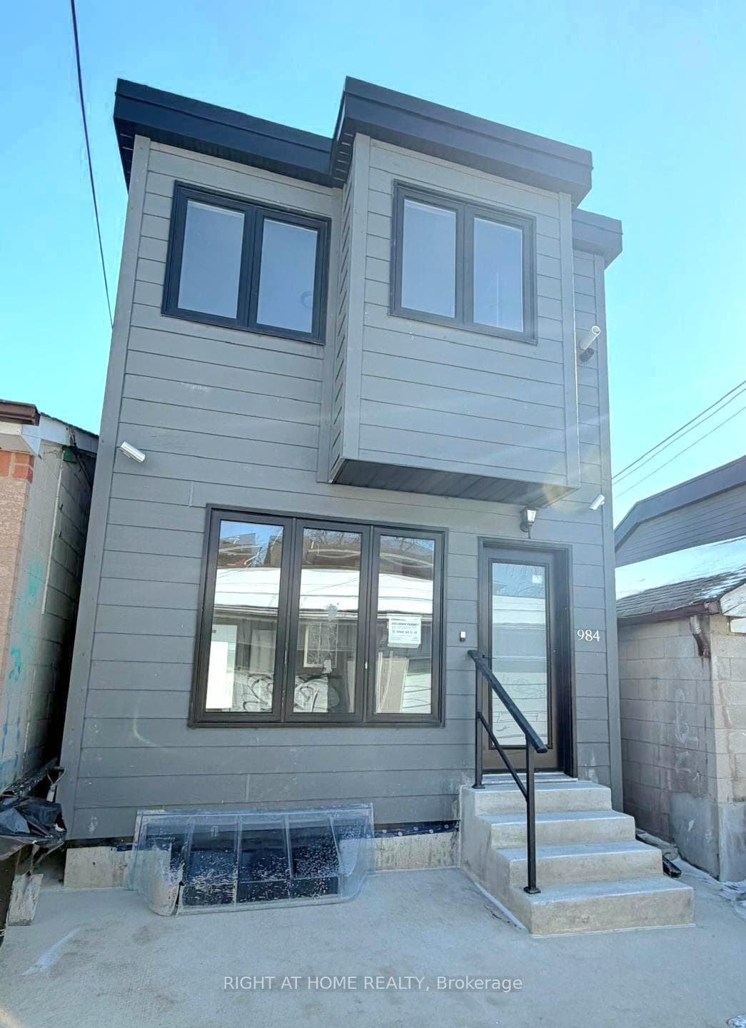 984 Ossington Avenue Unit Laneway Suite, Bloor West Village / Swansea, ON M6G 3V6 - Photo 1