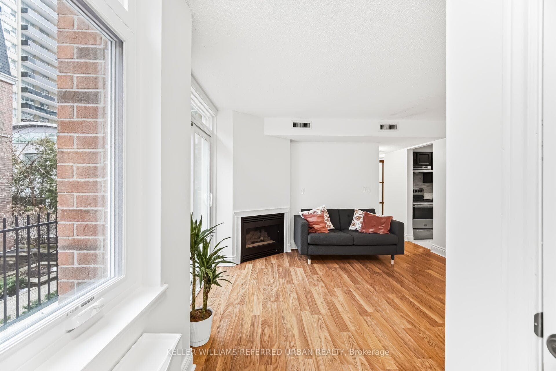 83 Lillian Street Unit 25, Leaside / Davisville, ON M4S 2H7 - Photo 1