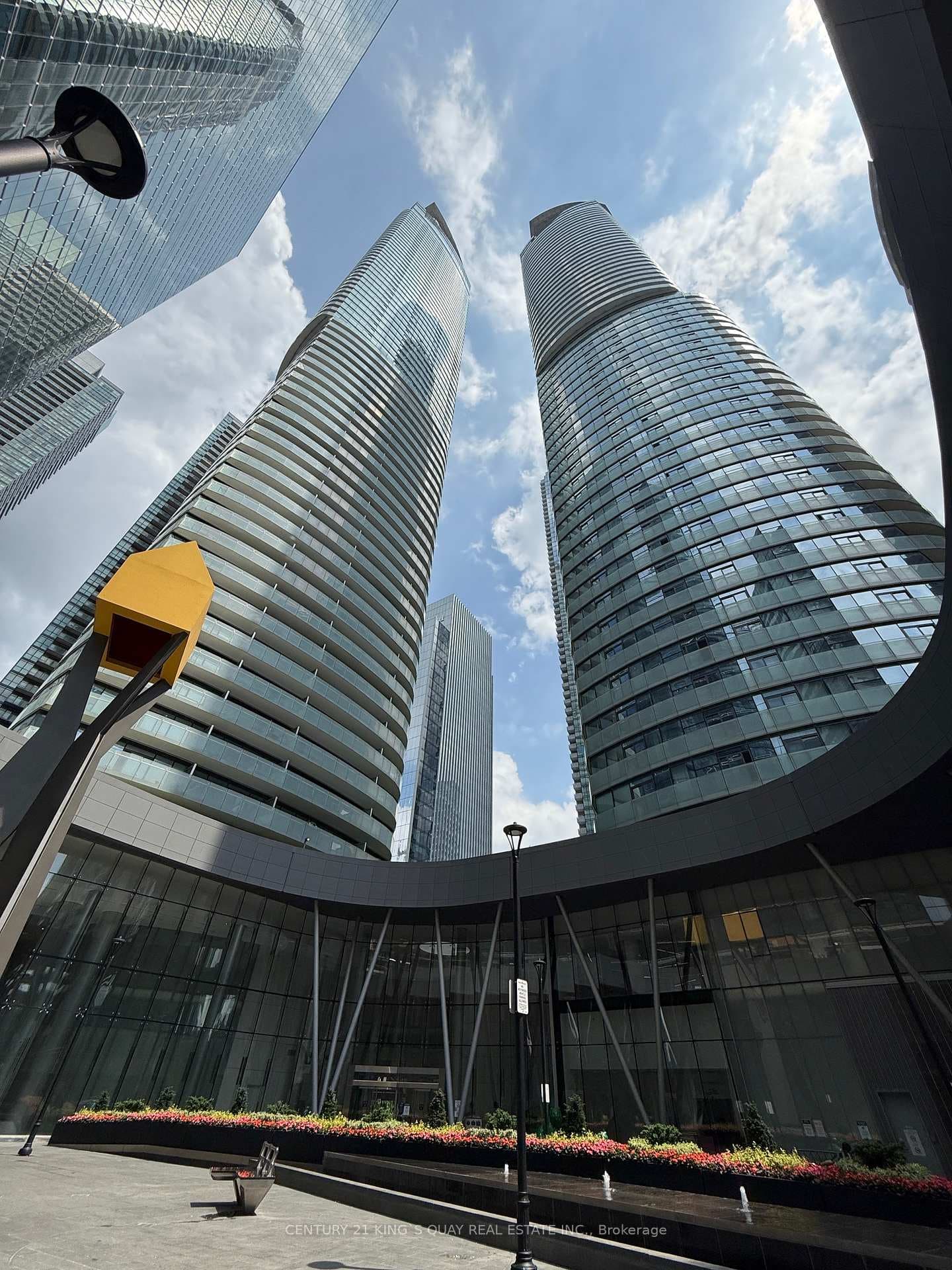 12 York Street Unit 5101, Downtown Toronto / Waterfront, ON M5J 0A9 - Photo 1