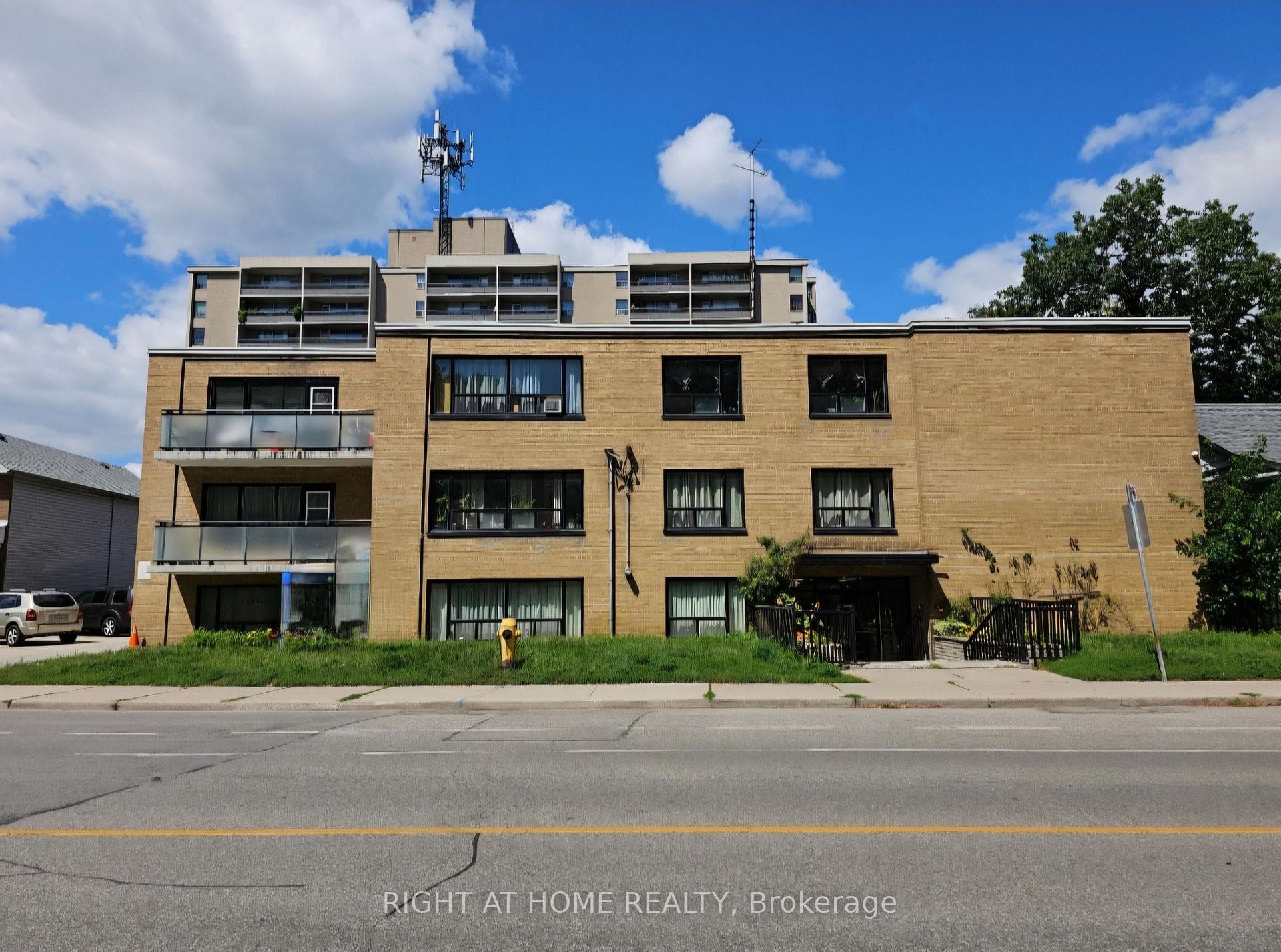 20 Cosburn Avenue Unit 104, Danforth / East York, ON M4K 2E7 - Photo 1