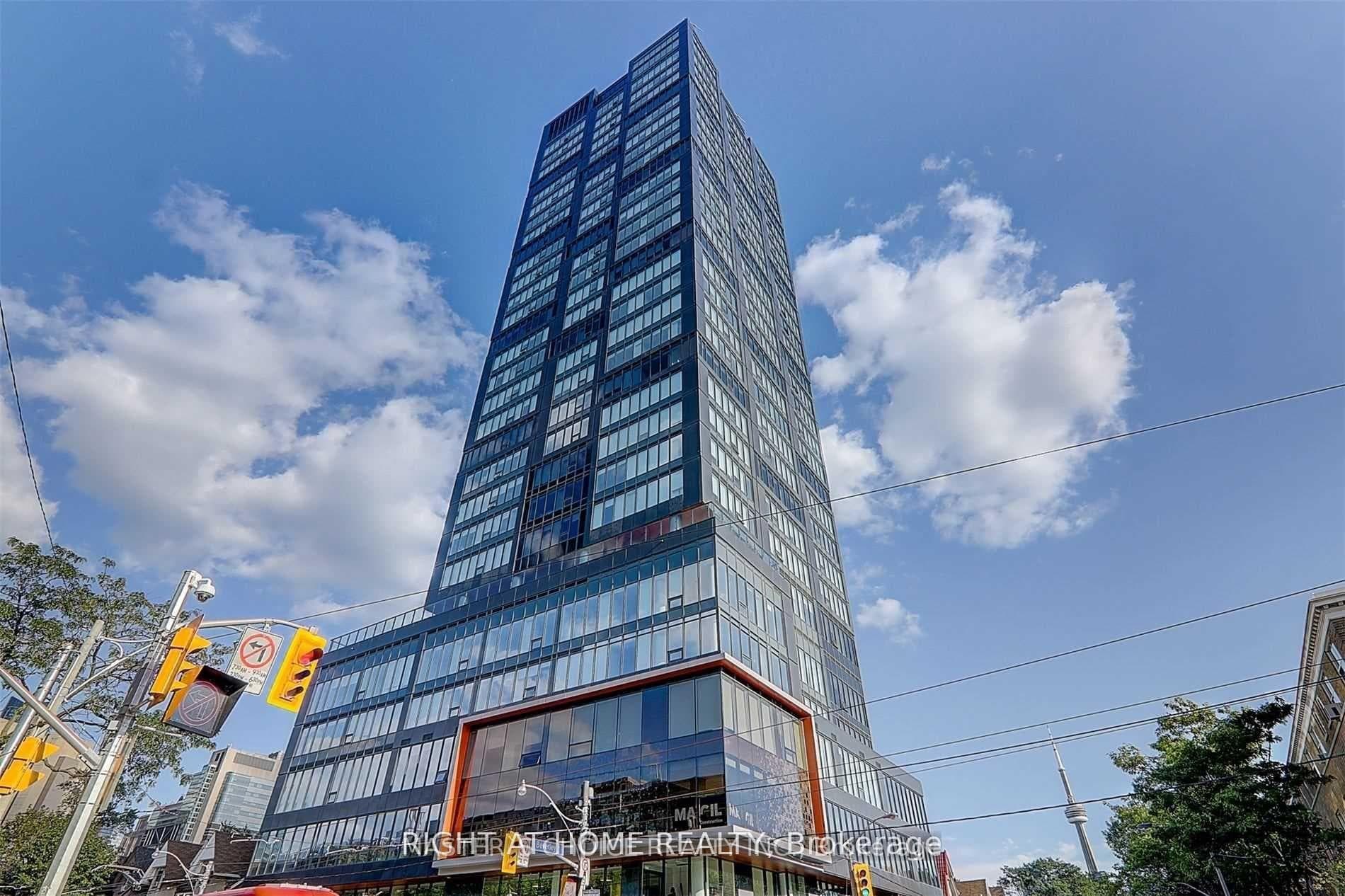 203 College Street Unit 3008, Toronto C01