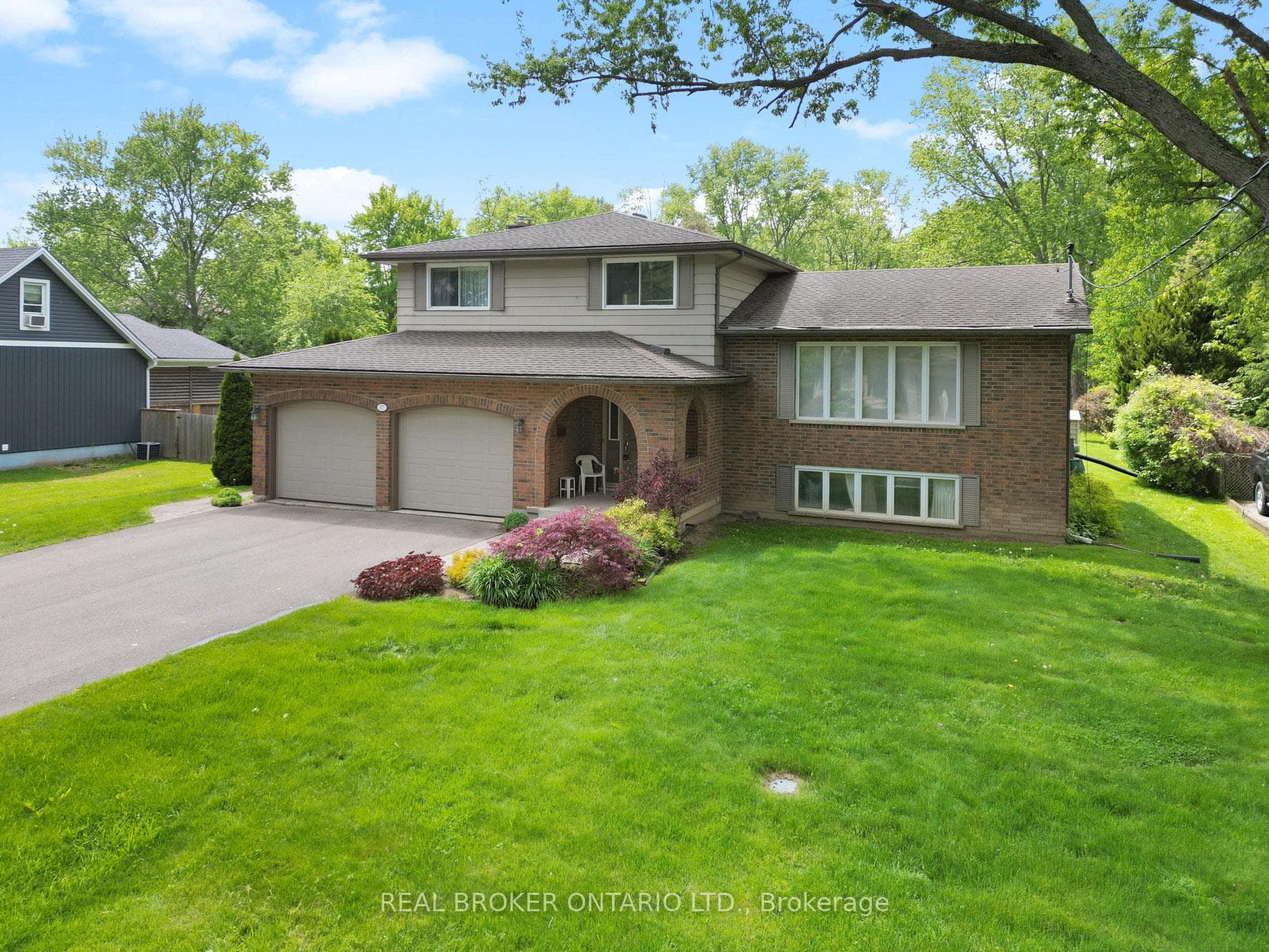 17 Montgomery Road, Welland, ON L3C 2Y2 - Photo 1