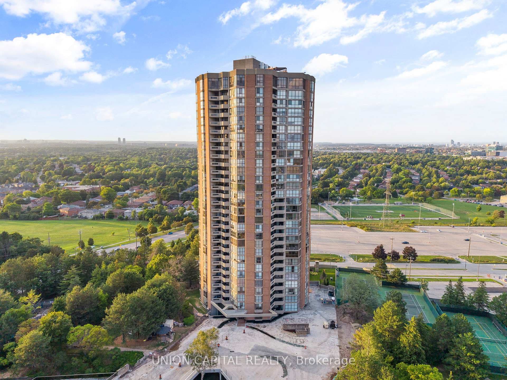 85 Skymark Drive Unit 2405, Hillcrest Village / Bayview Village, ON M2H 3P2 - Photo 1