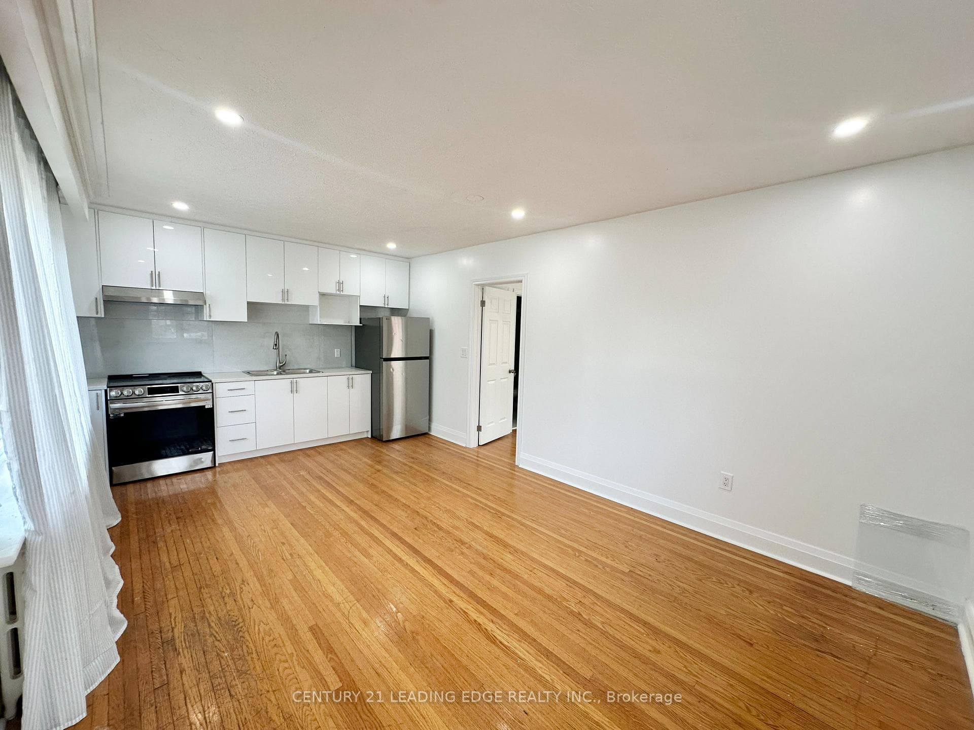 51 Morningside Avenue, Scarborough Town Centre, ON M1E 3C3 - Photo 1