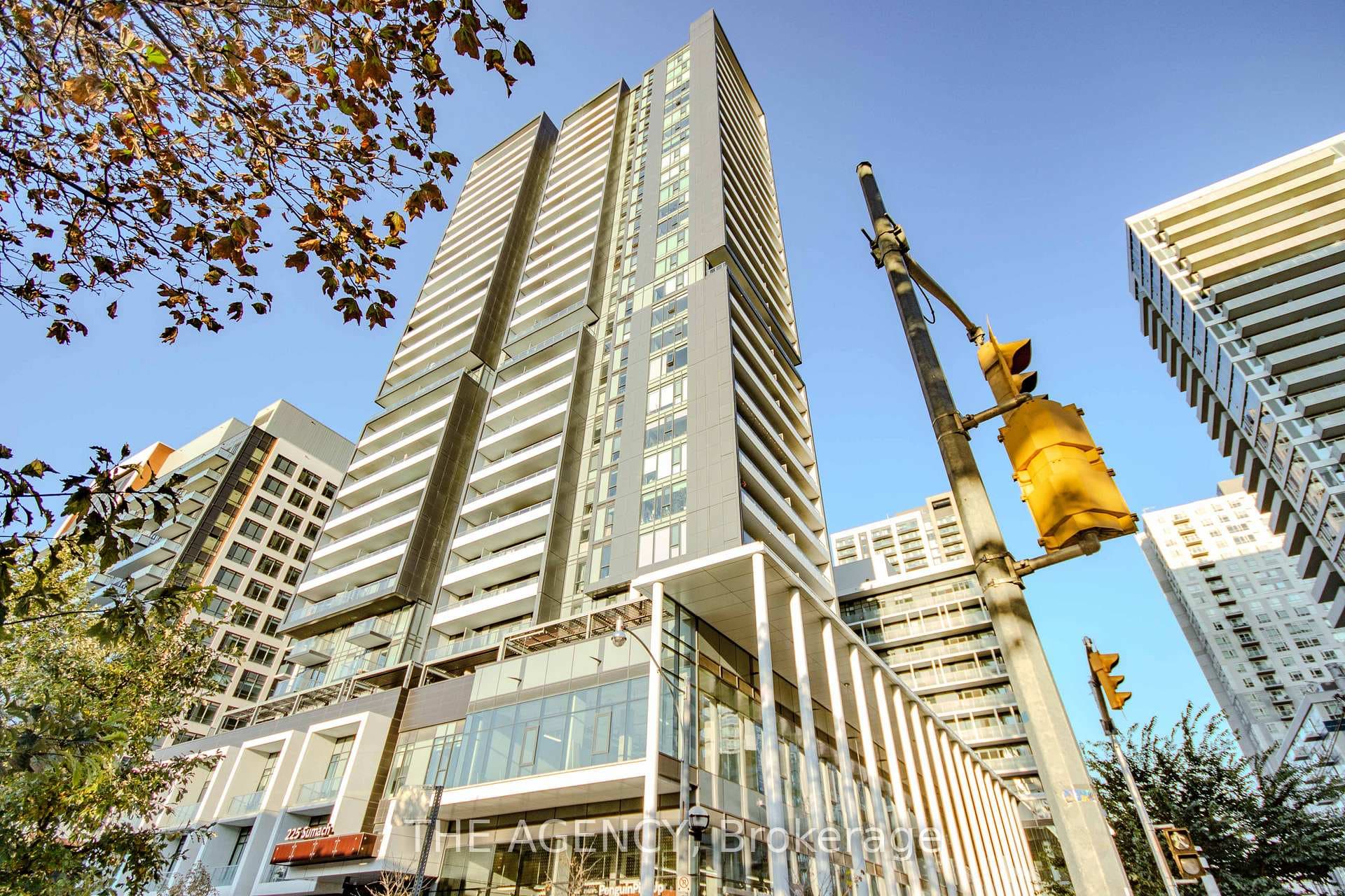 225 Sumach Street Unit 1702, Regent Park / Cabbagetown / St. James Town, ON M5A 0P8 - Photo 1