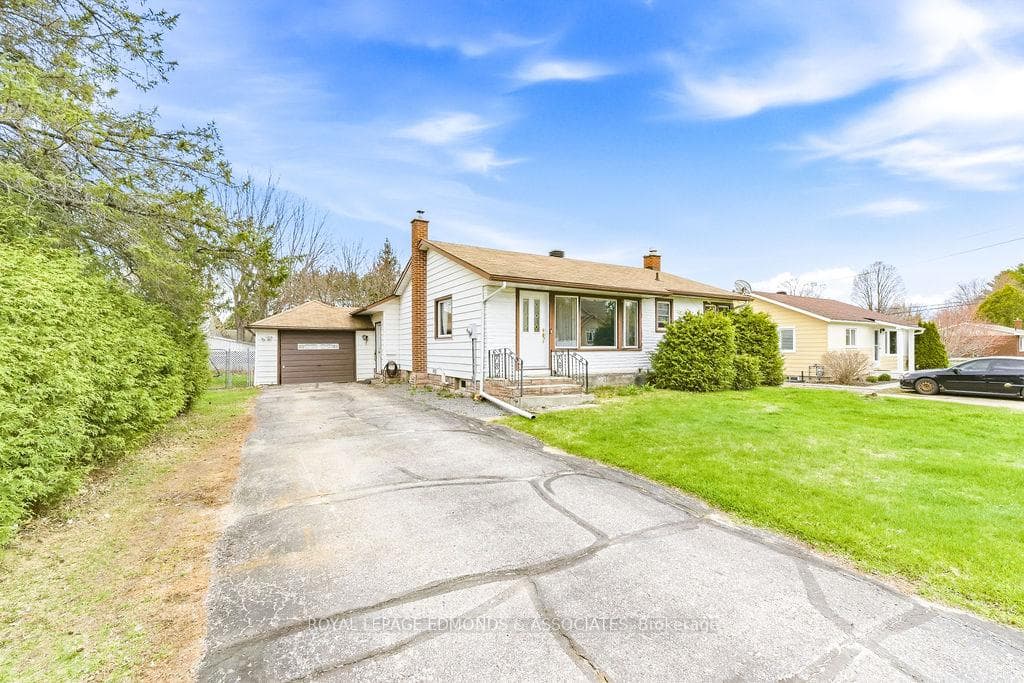 1211 Zadow Street, Laurentian Valley