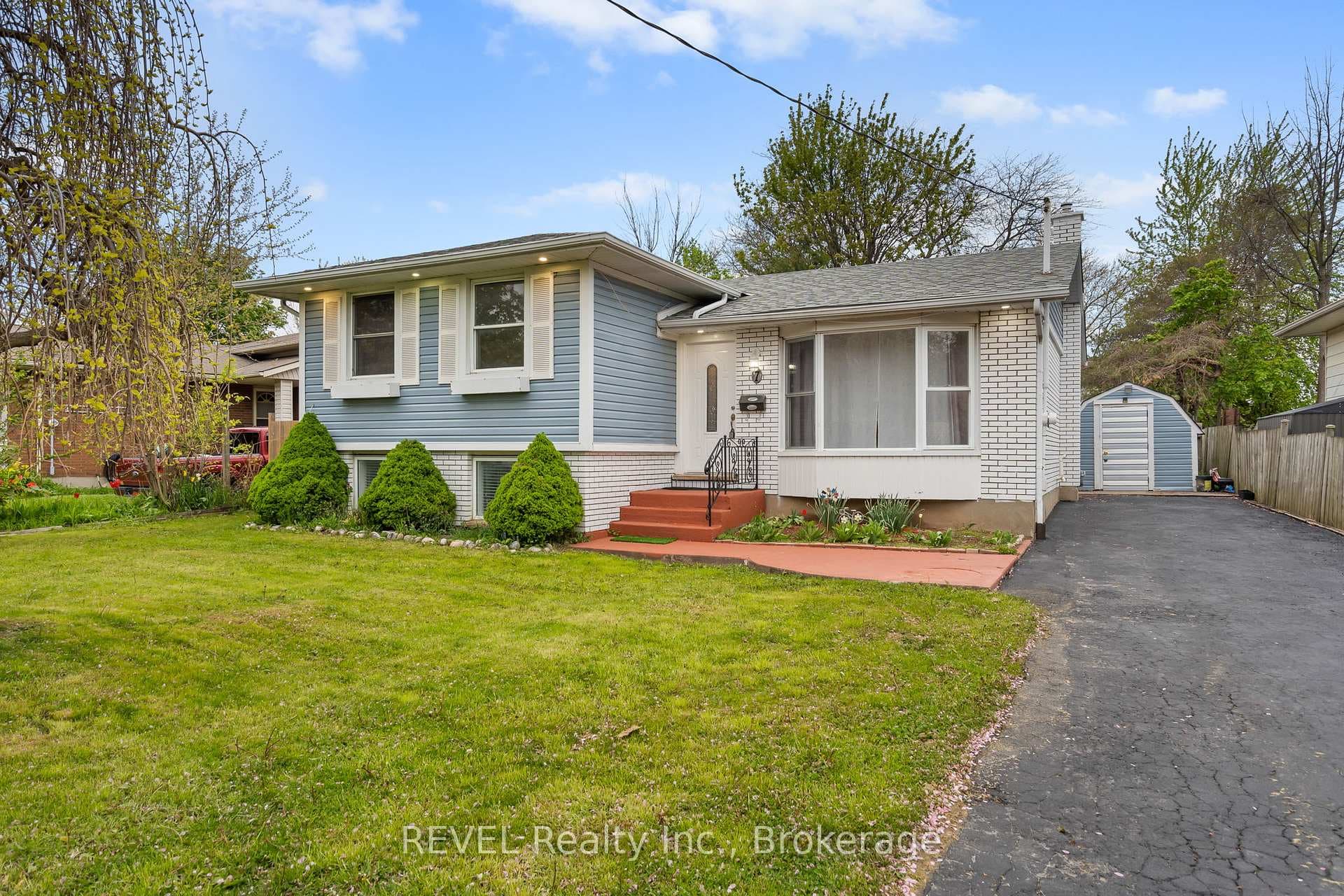 7 Rendale Avenue, St. Catharines