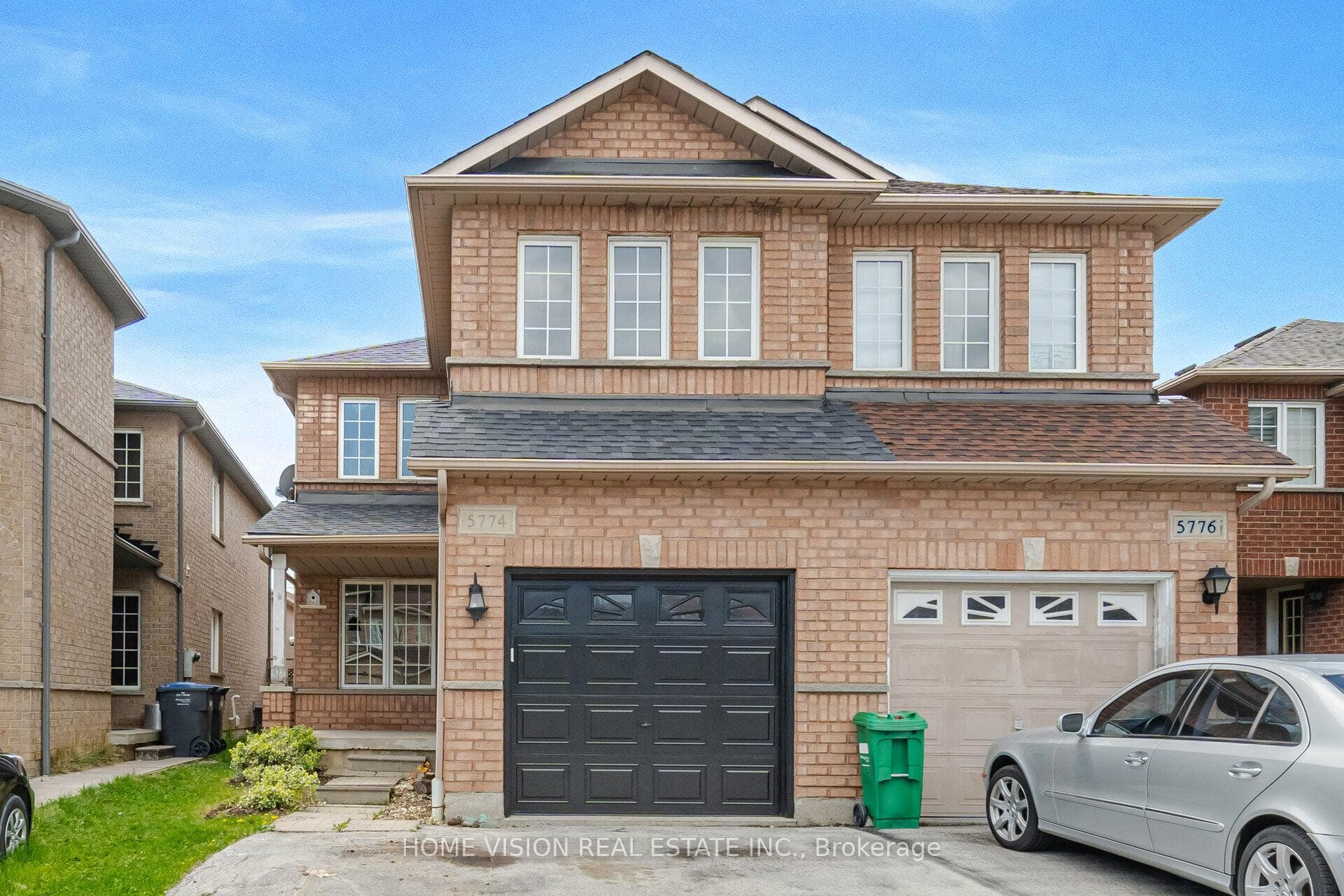 5774 Gant Crescent Unit Main, Mississauga, ON L5V 2T4 - Photo 1