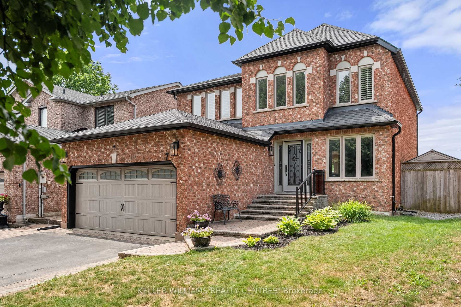 7 Mahogany Court, Aurora, ON L4G 6M8 - Photo 1