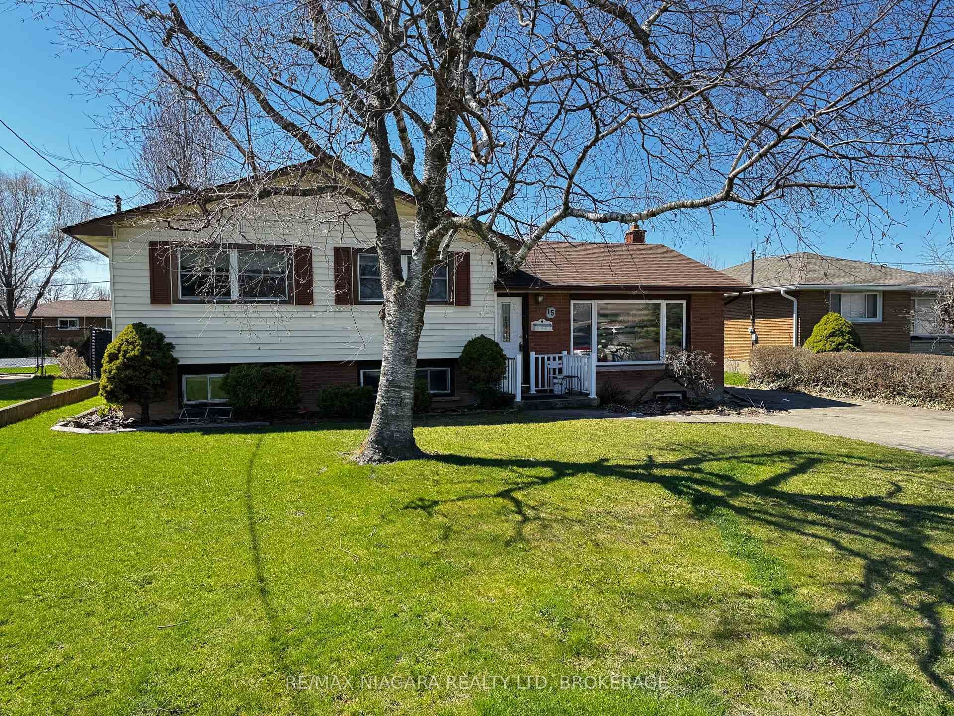 15 Collier Road, Thorold, ON L2V 2W8 - Photo 1