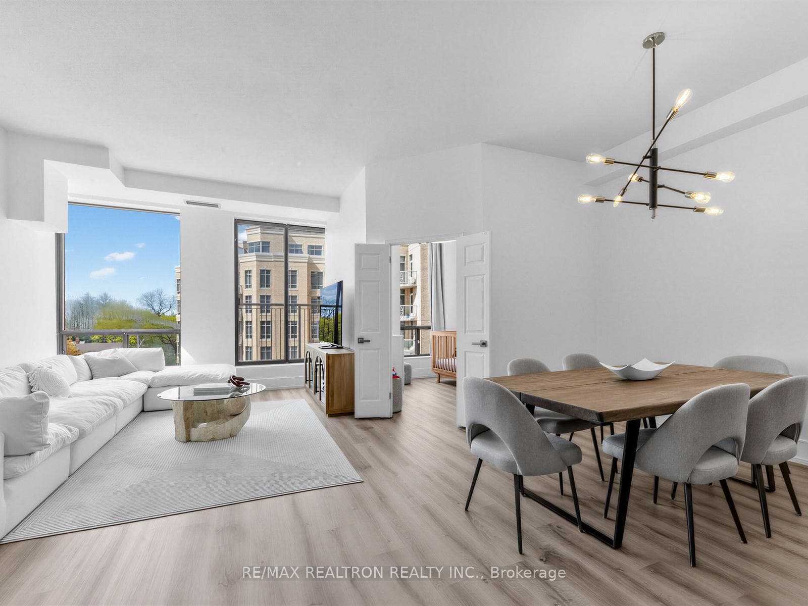 500 Glencairn Avenue Unit 503, Lawrence Park / Bedford Park, ON M6B 1Z1 - Photo 1