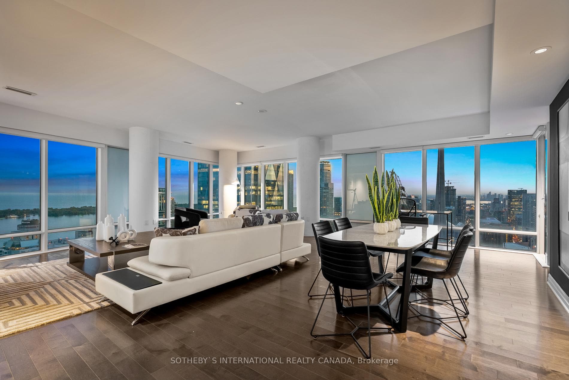 8 The Esplanade N/A Unit 5302, Toronto C08