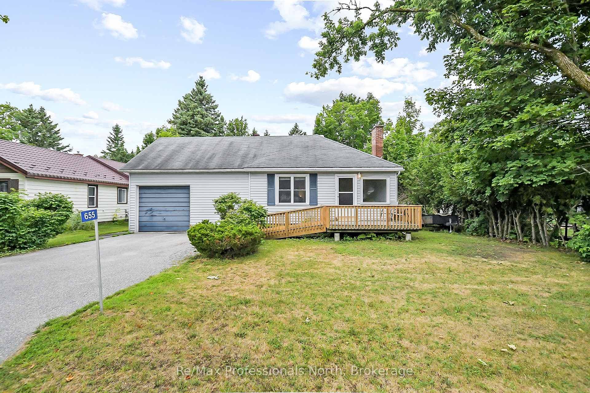 655 MARY Street, Gravenhurst, ON P1P 1E8 - Photo 1