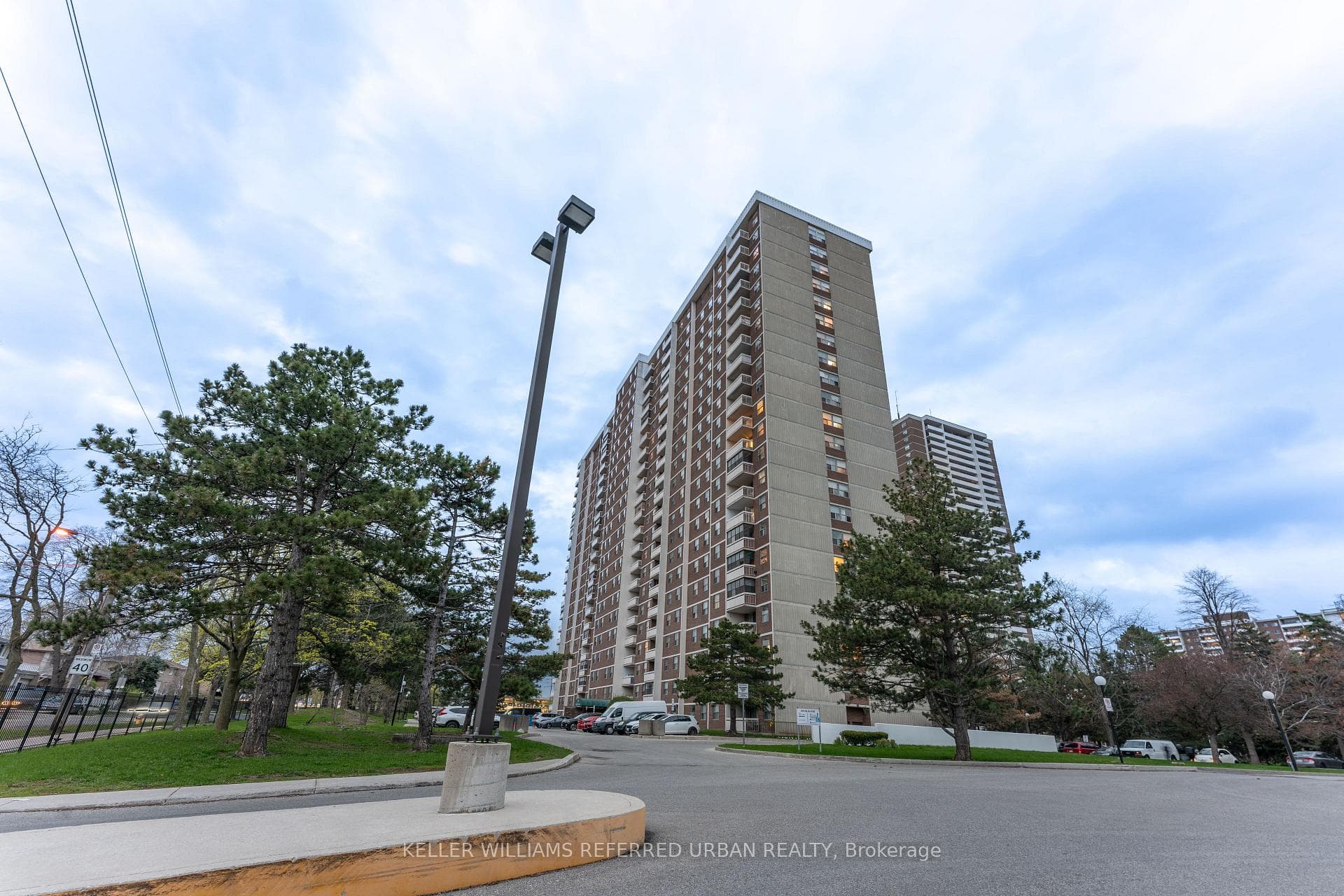 205 Hilda Avenue Unit 1812, Thornhill / Willowdale, ON M2M 4B1 - Photo 1